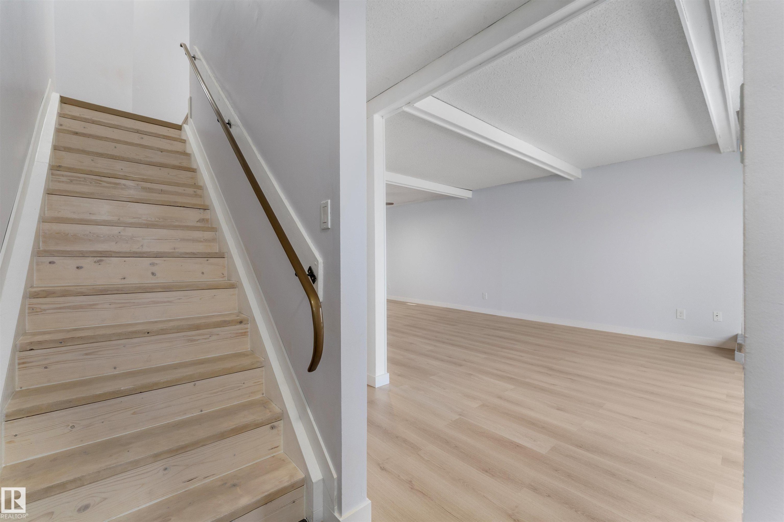 151 Marlborough Place, Edmonton, AB - Indoor Photo Showing Other Room