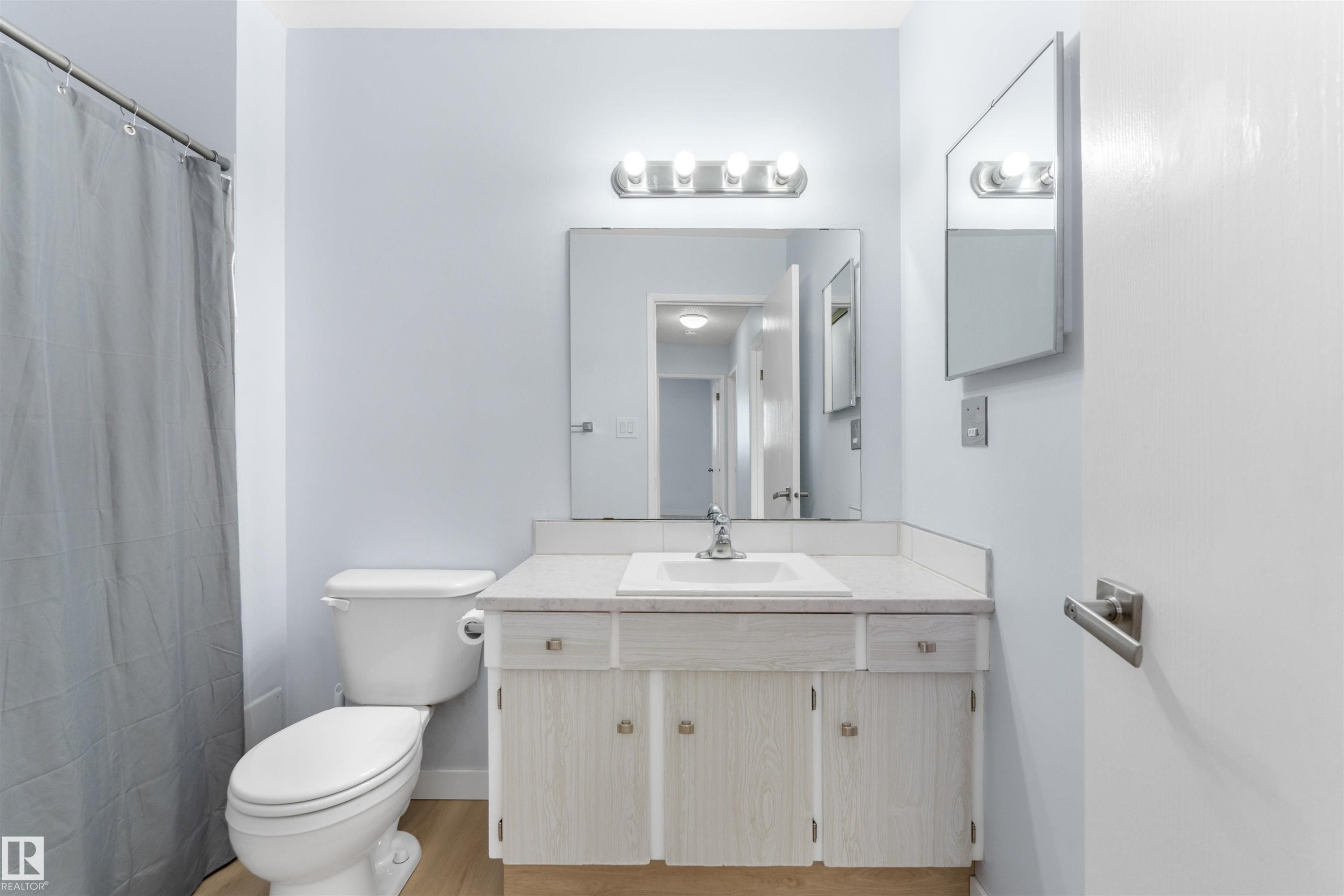 151 Marlborough Place, Edmonton, AB - Indoor Photo Showing Bathroom