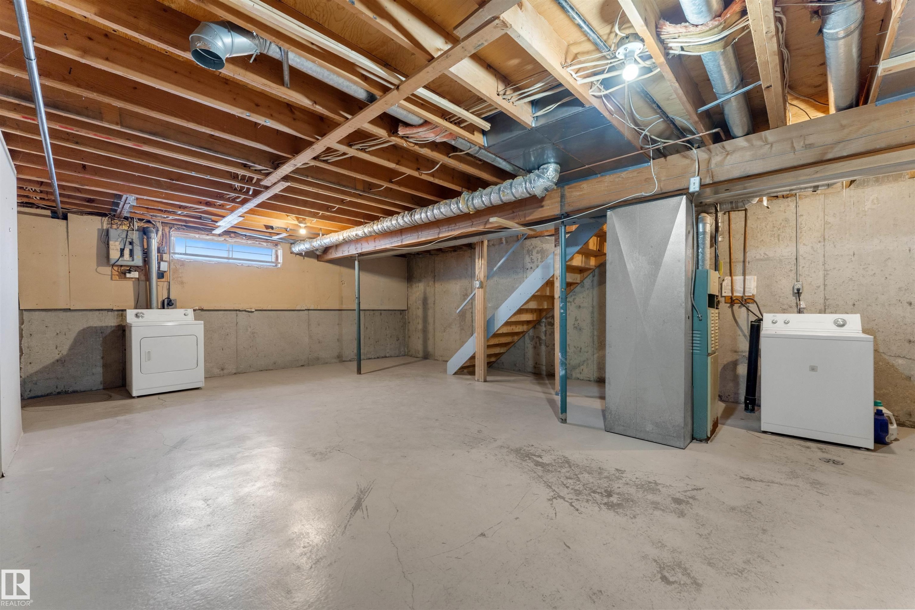 151 Marlborough Place, Edmonton, AB - Indoor Photo Showing Laundry Room