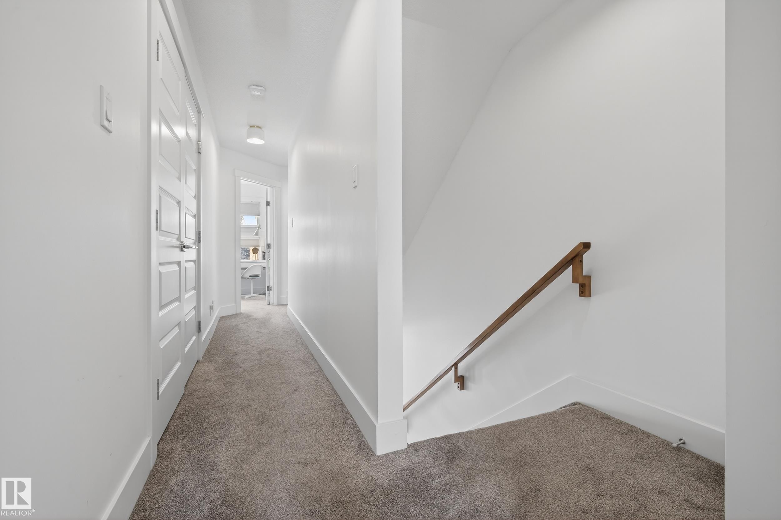 9012 92 Avenue, Edmonton, AB - Indoor Photo Showing Other Room