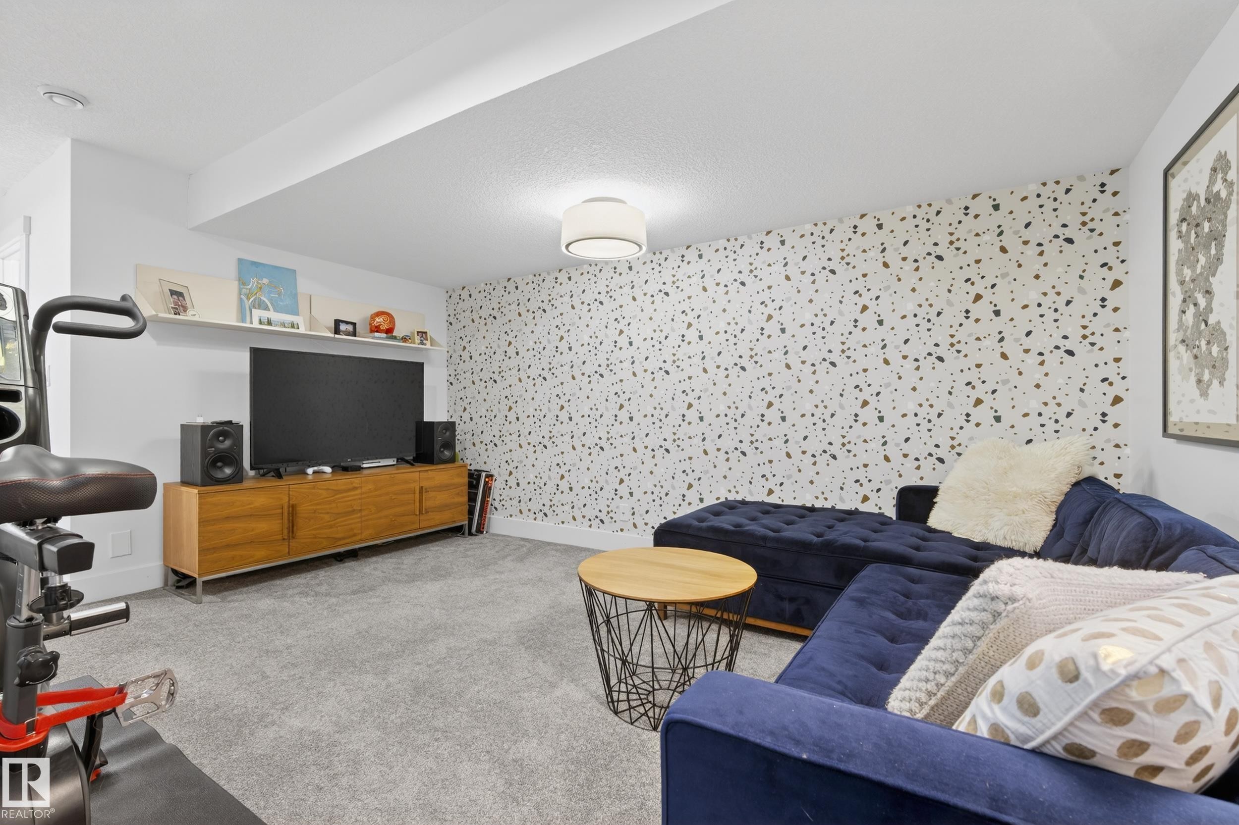 9012 92 Avenue, Edmonton, AB - Indoor Photo Showing Bedroom