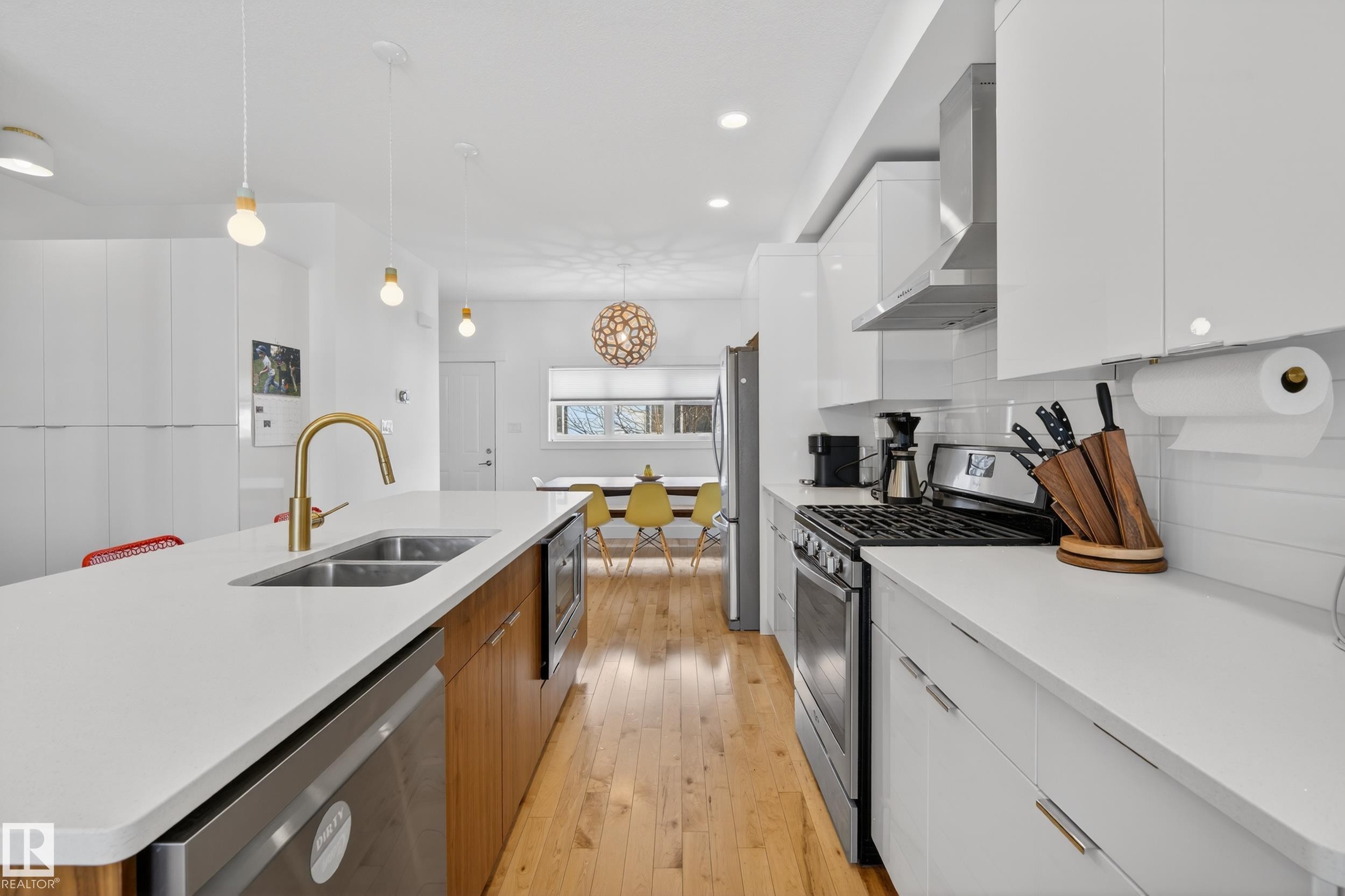 9012 92 Avenue, Edmonton, AB - Indoor Photo Showing Kitchen With Stainless Steel Kitchen With Double Sink With Upgraded Kitchen