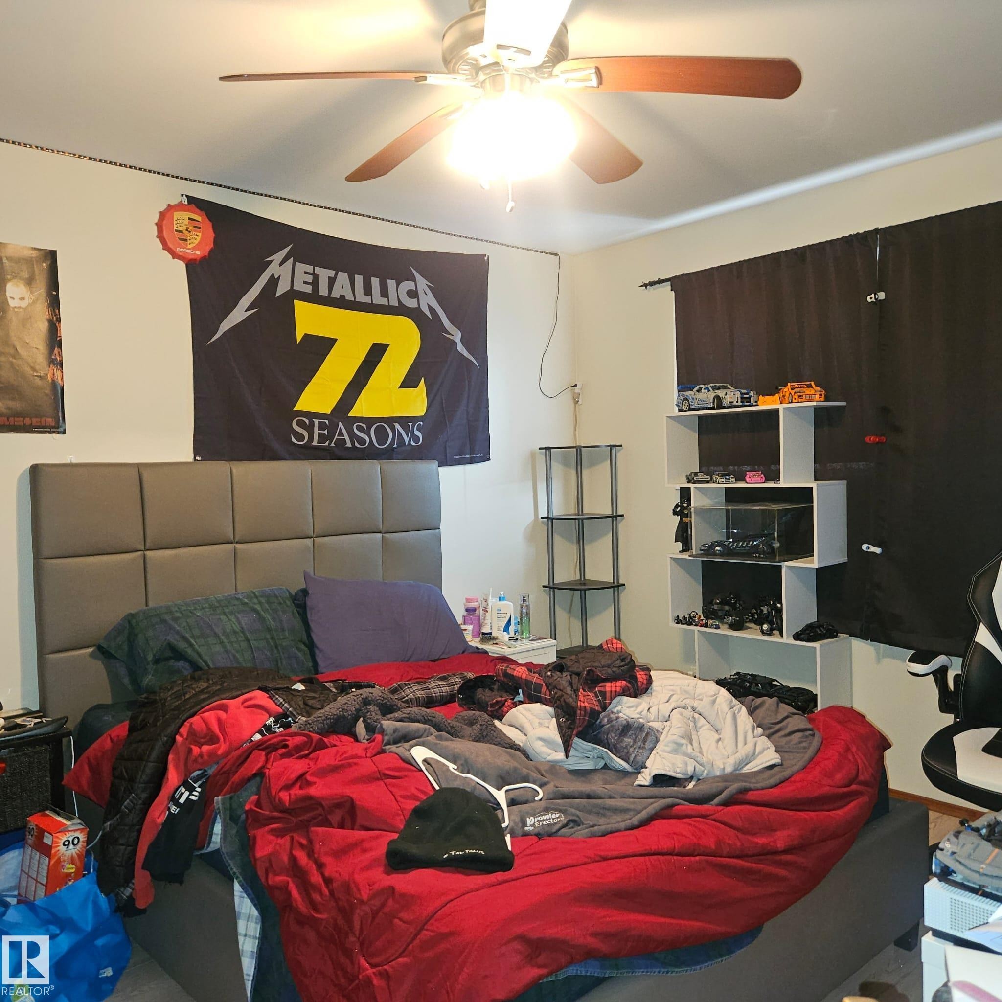 8315 69 Avenue, Edmonton, AB - Indoor Photo Showing Bedroom