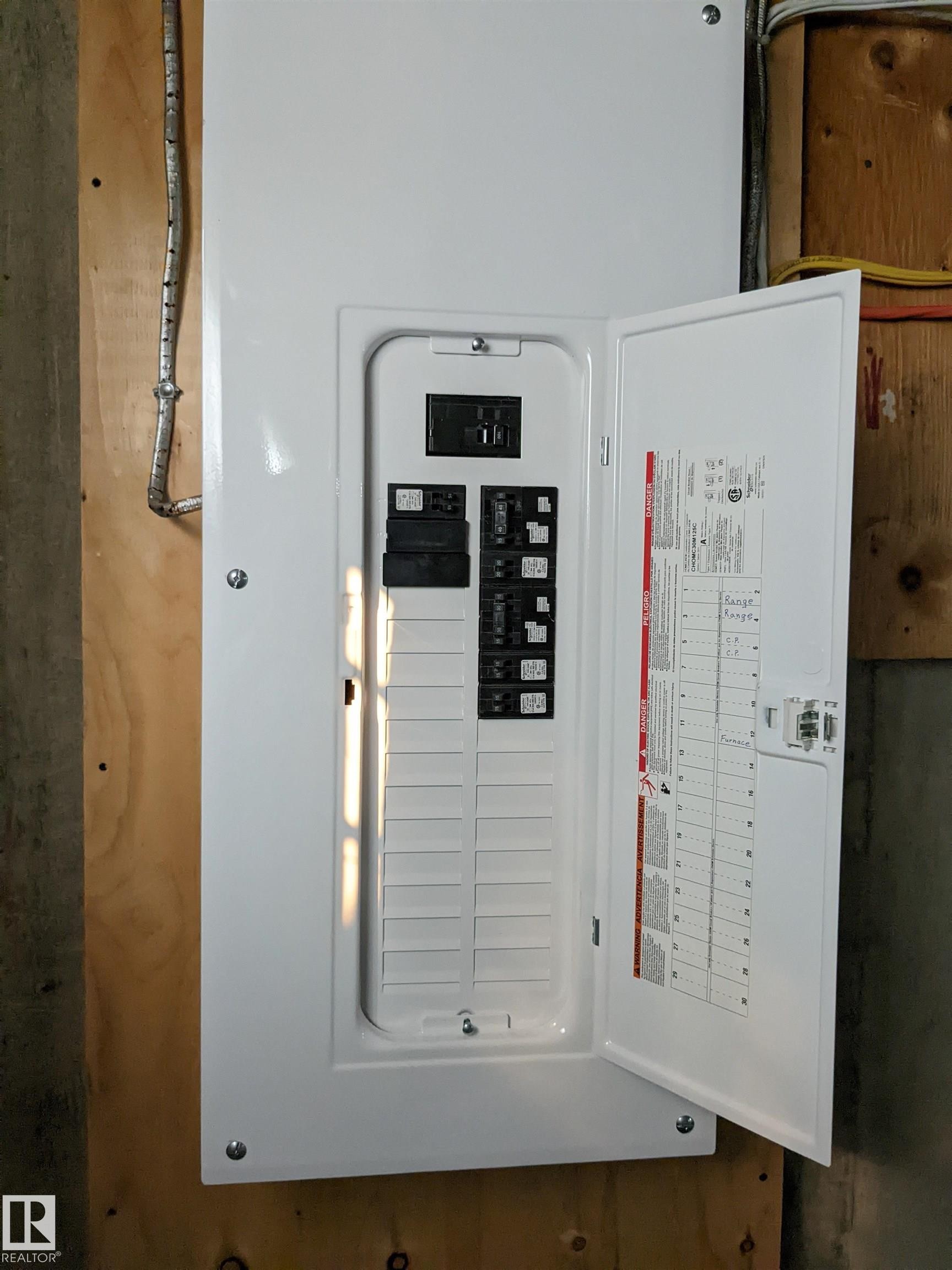 8315 69 Avenue, Edmonton, AB - Indoor Photo Showing Other Room