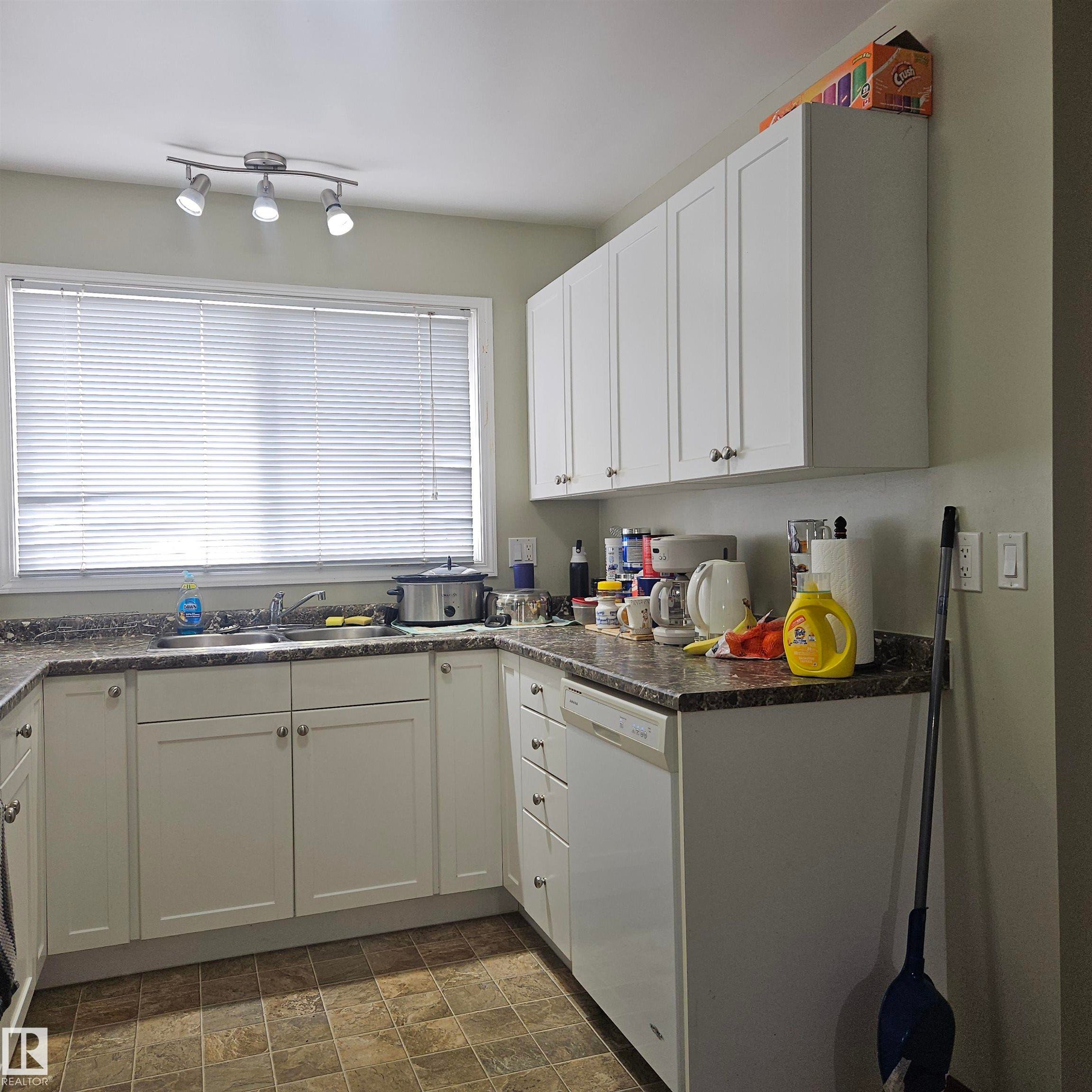 8317 69 Avenue, Edmonton, AB - Indoor Photo Showing Kitchen