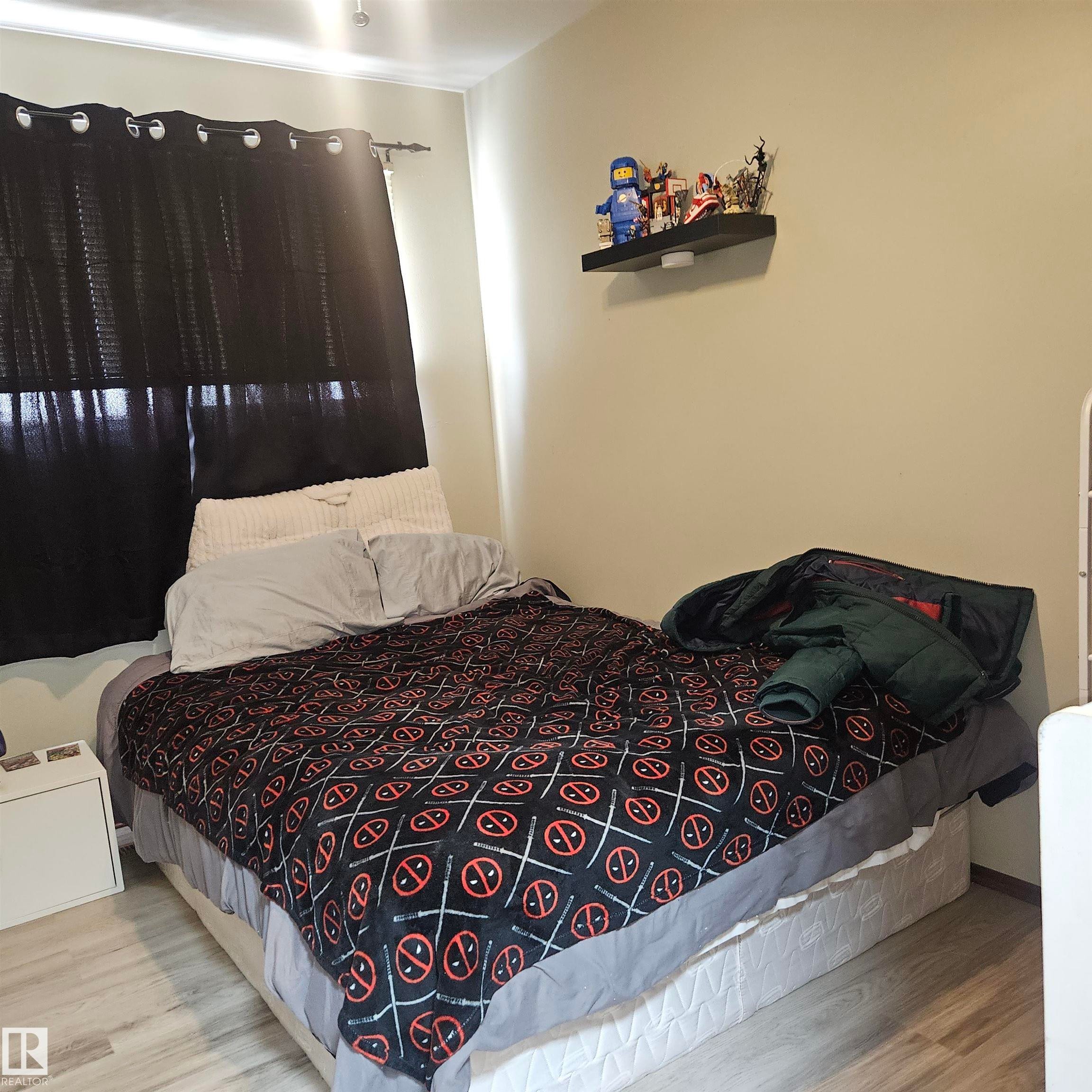 8317 69 Avenue, Edmonton, AB - Indoor Photo Showing Bedroom