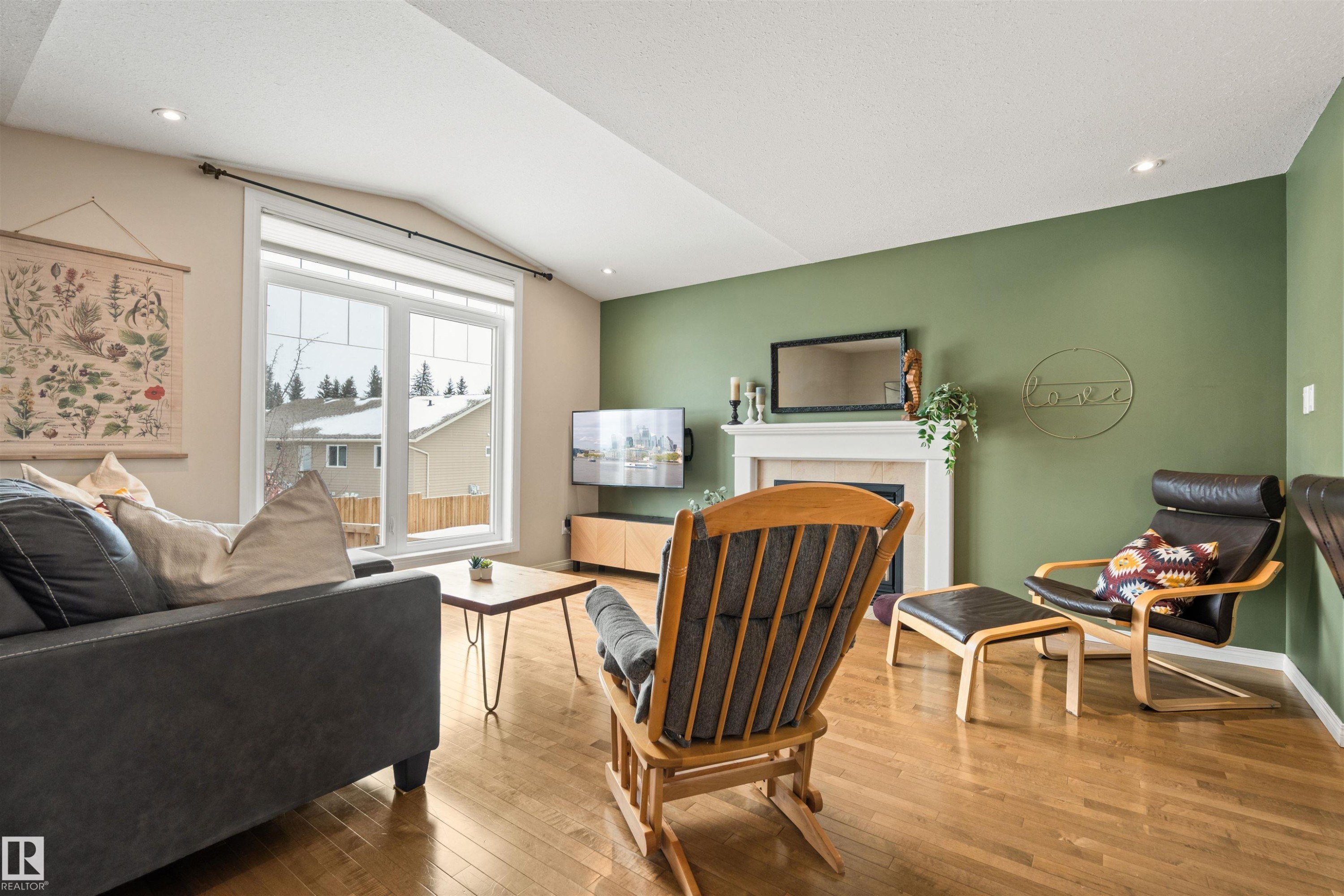 116 Logperch Crescent, Cold Lake, AB - Indoor Photo Showing Living Room