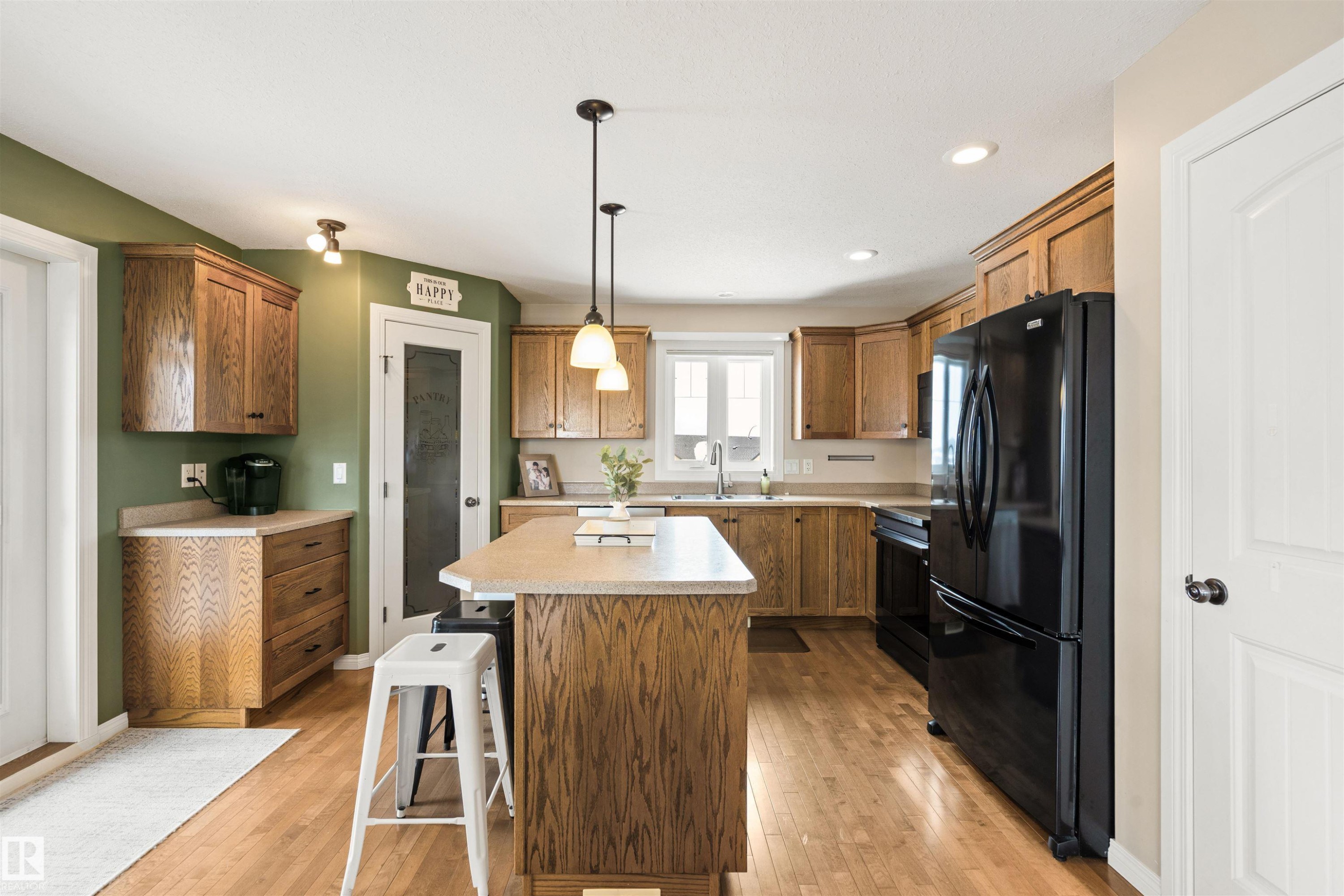 116 Logperch Crescent, Cold Lake, AB - Indoor Photo Showing Kitchen With Double Sink