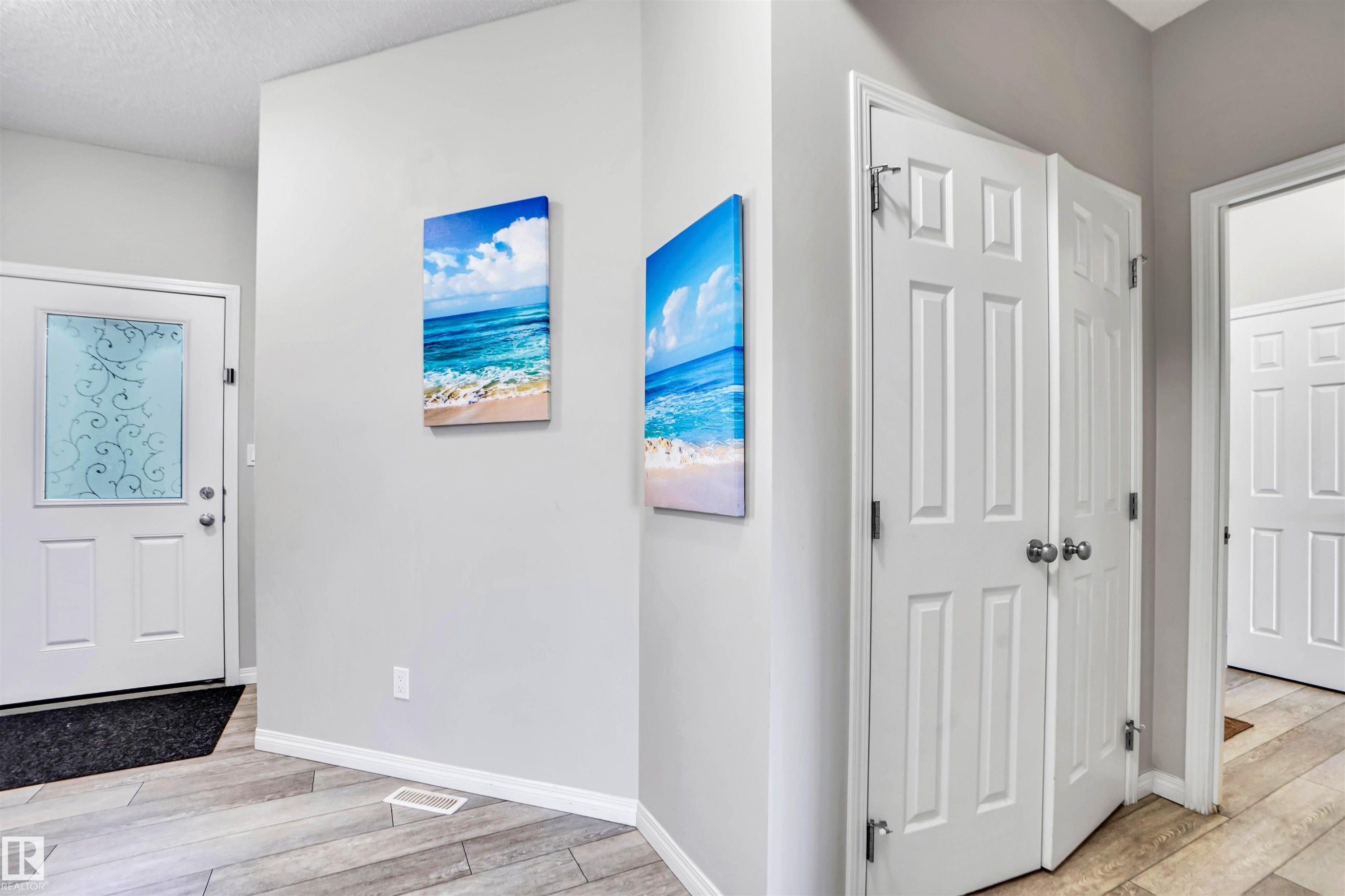 2743 Collins Crescent, Edmonton, AB - Indoor Photo Showing Other Room