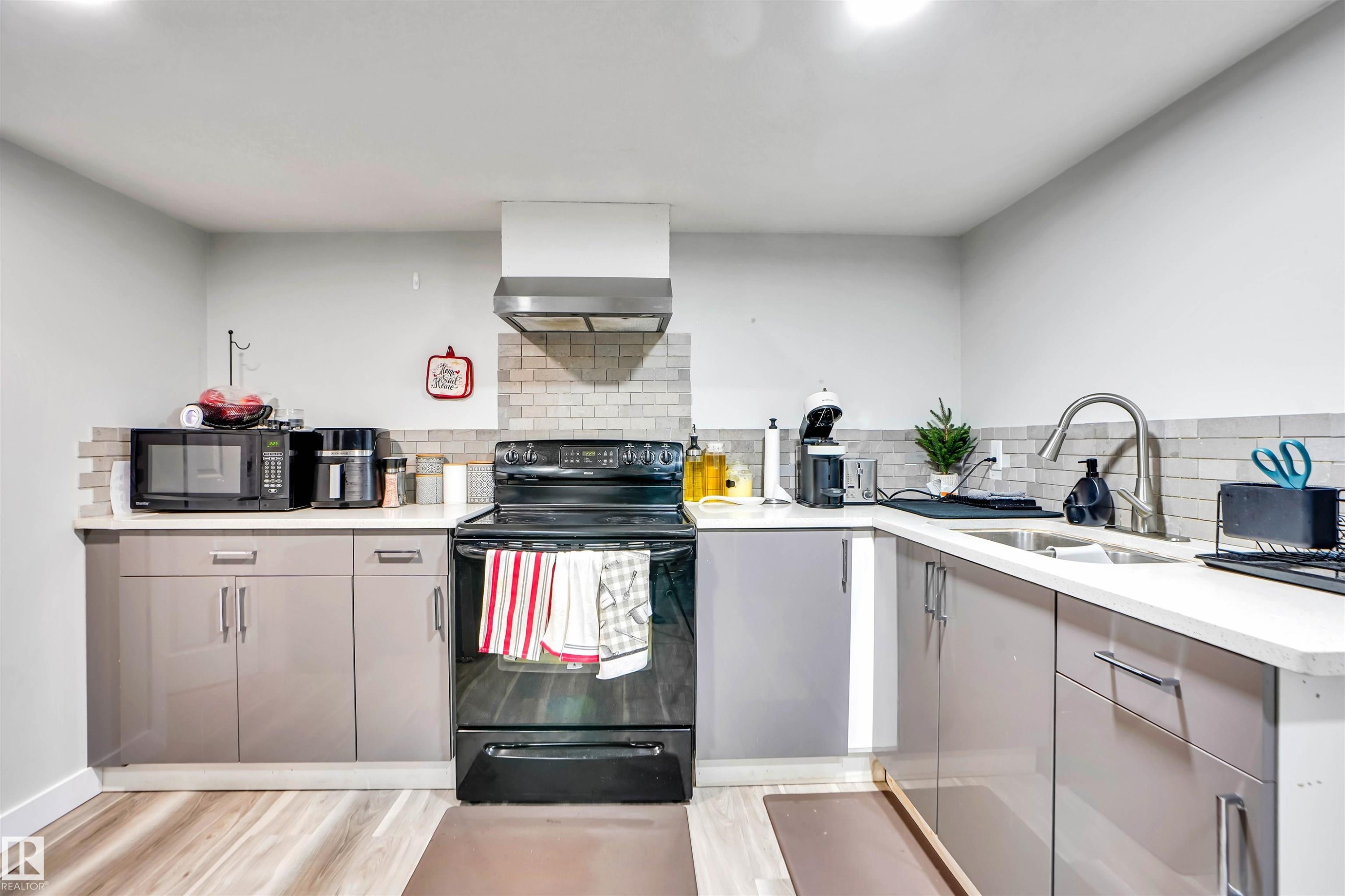 2743 Collins Crescent, Edmonton, AB - Indoor Photo Showing Kitchen With Double Sink