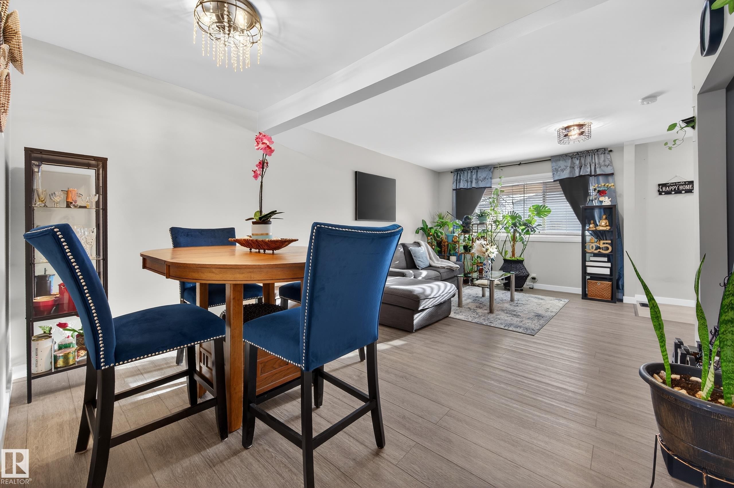 4755 35 Avenue, Edmonton, AB - Indoor Photo Showing Dining Room