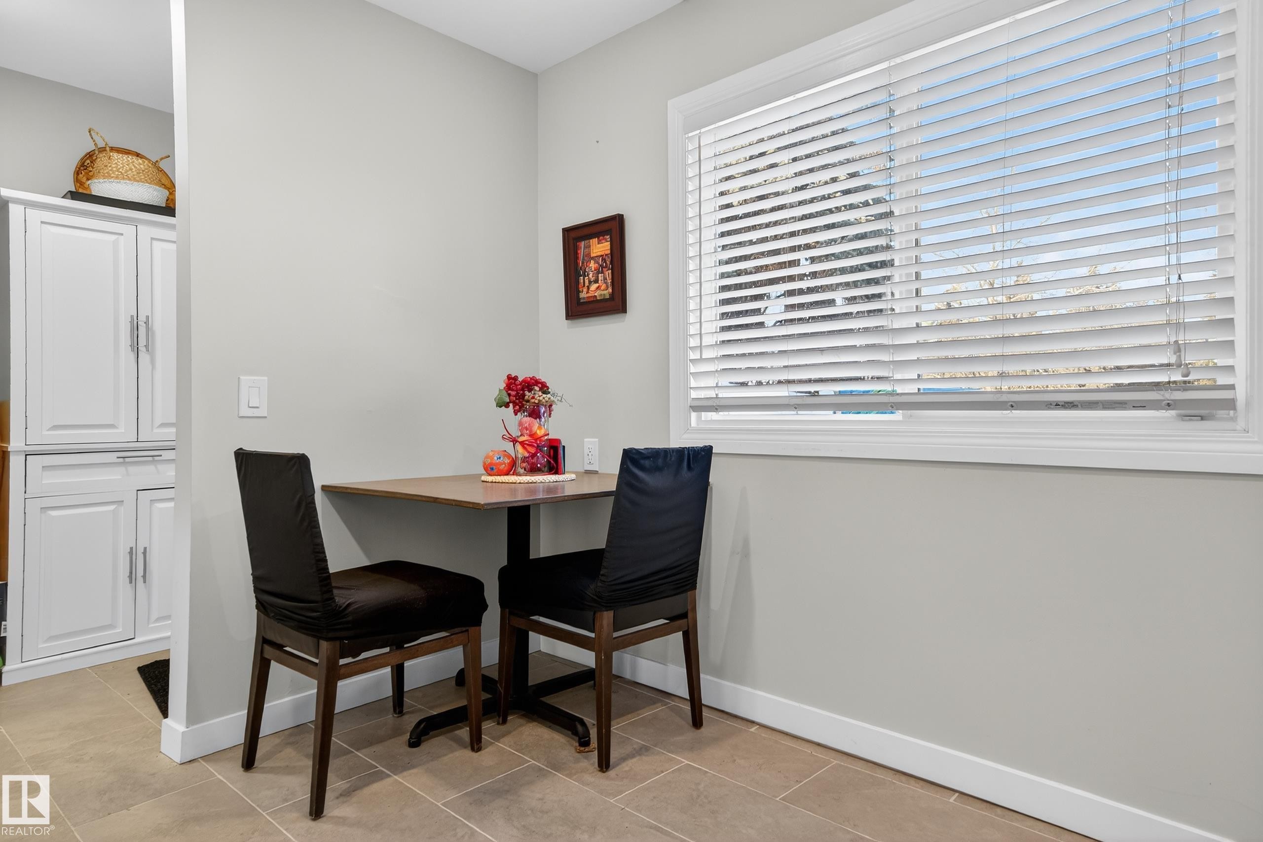 4755 35 Avenue, Edmonton, AB - Indoor