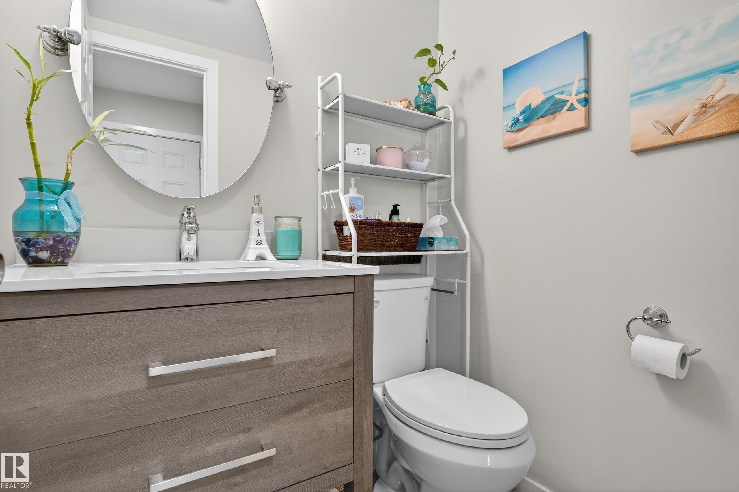 4755 35 Avenue, Edmonton, AB - Indoor Photo Showing Bathroom