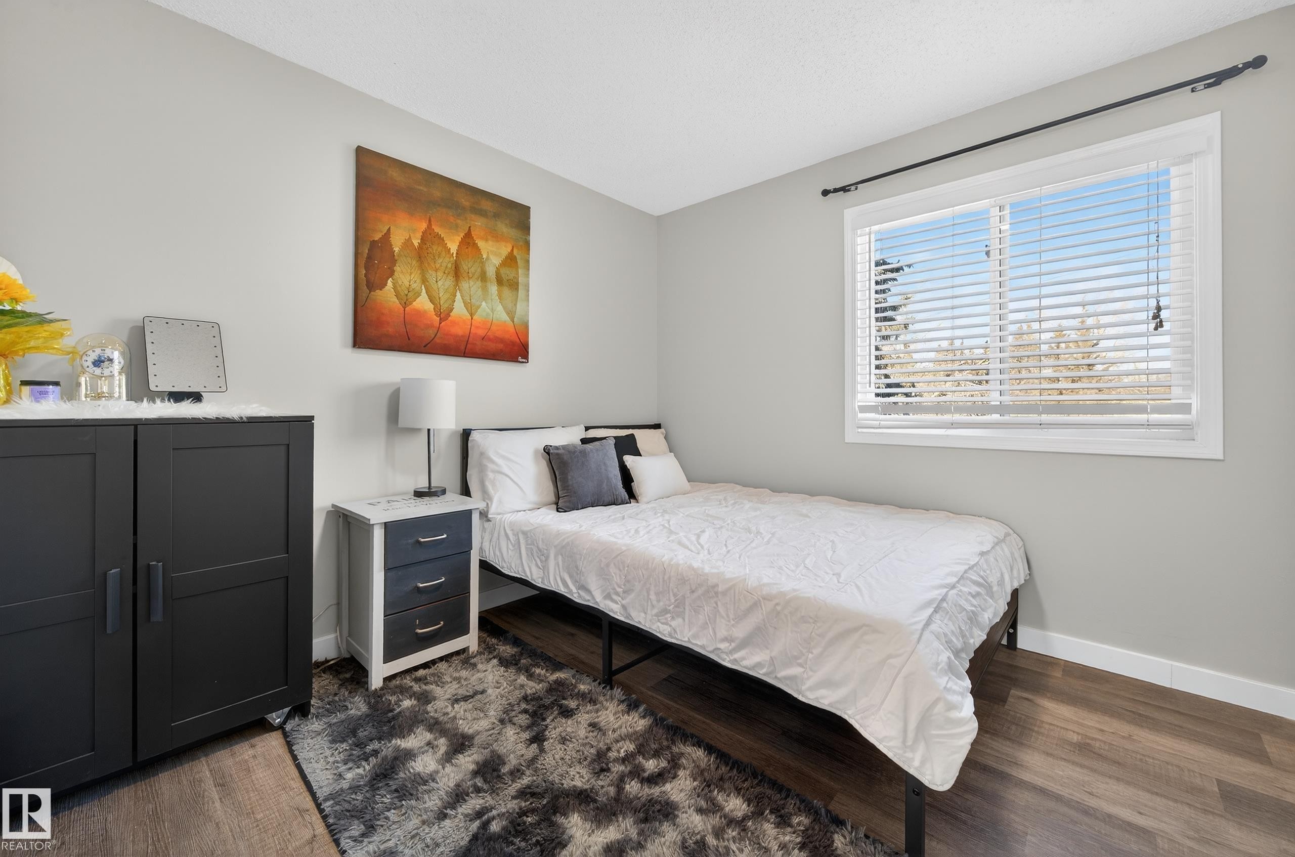 4755 35 Avenue, Edmonton, AB - Indoor Photo Showing Bedroom