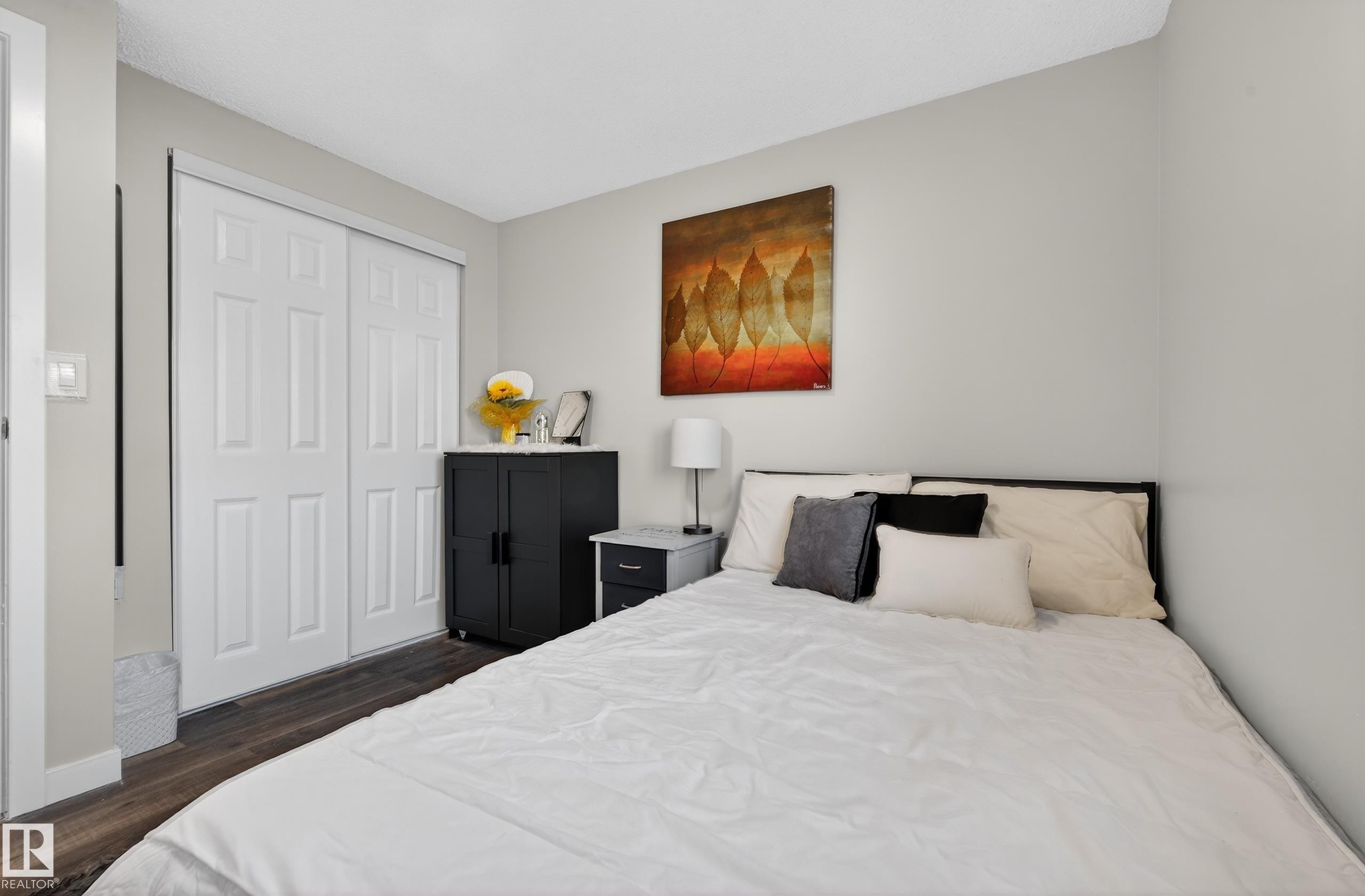 4755 35 Avenue, Edmonton, AB - Indoor Photo Showing Bedroom