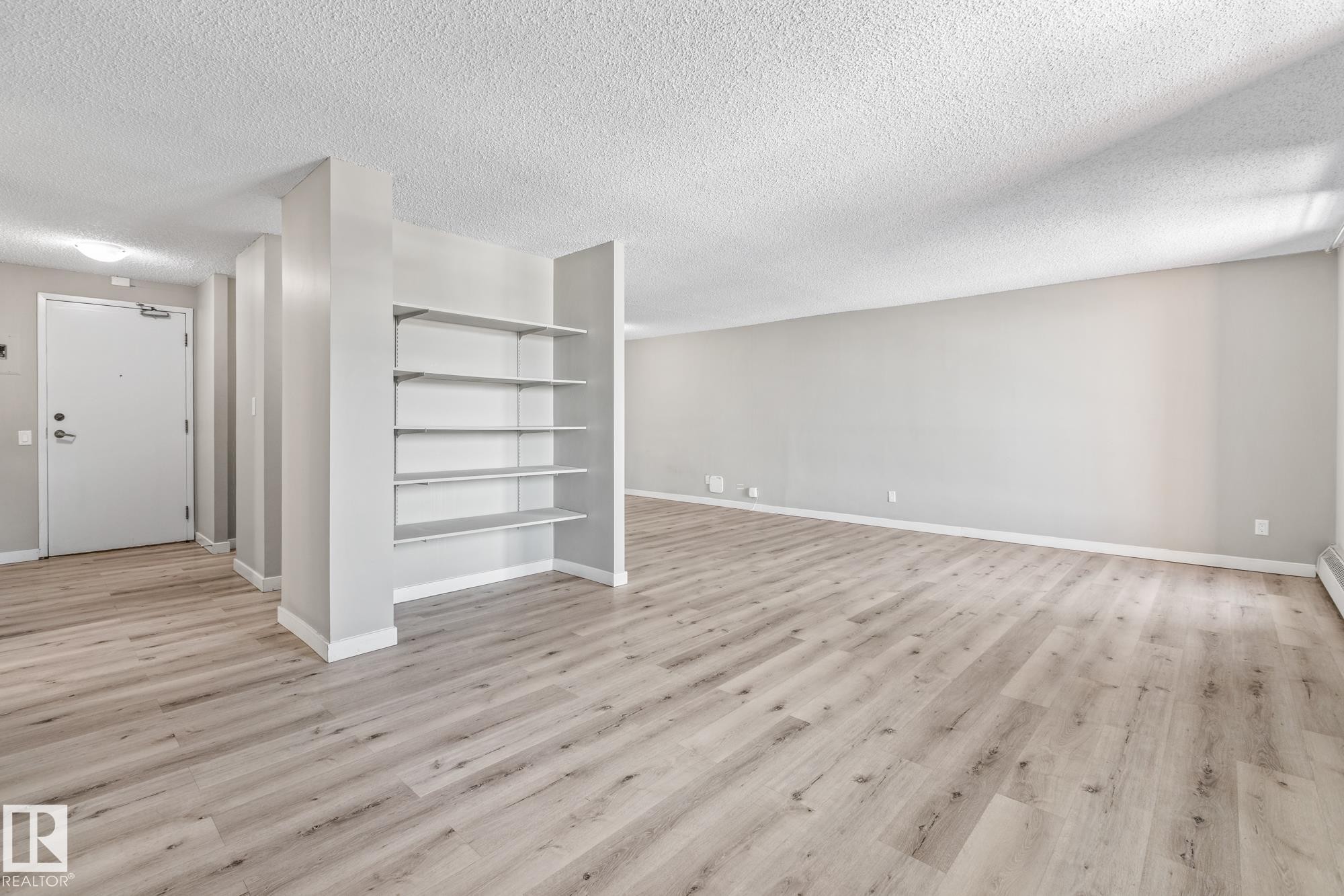 #502 10125 109 St Nw, Edmonton, AB - Indoor Photo Showing Other Room