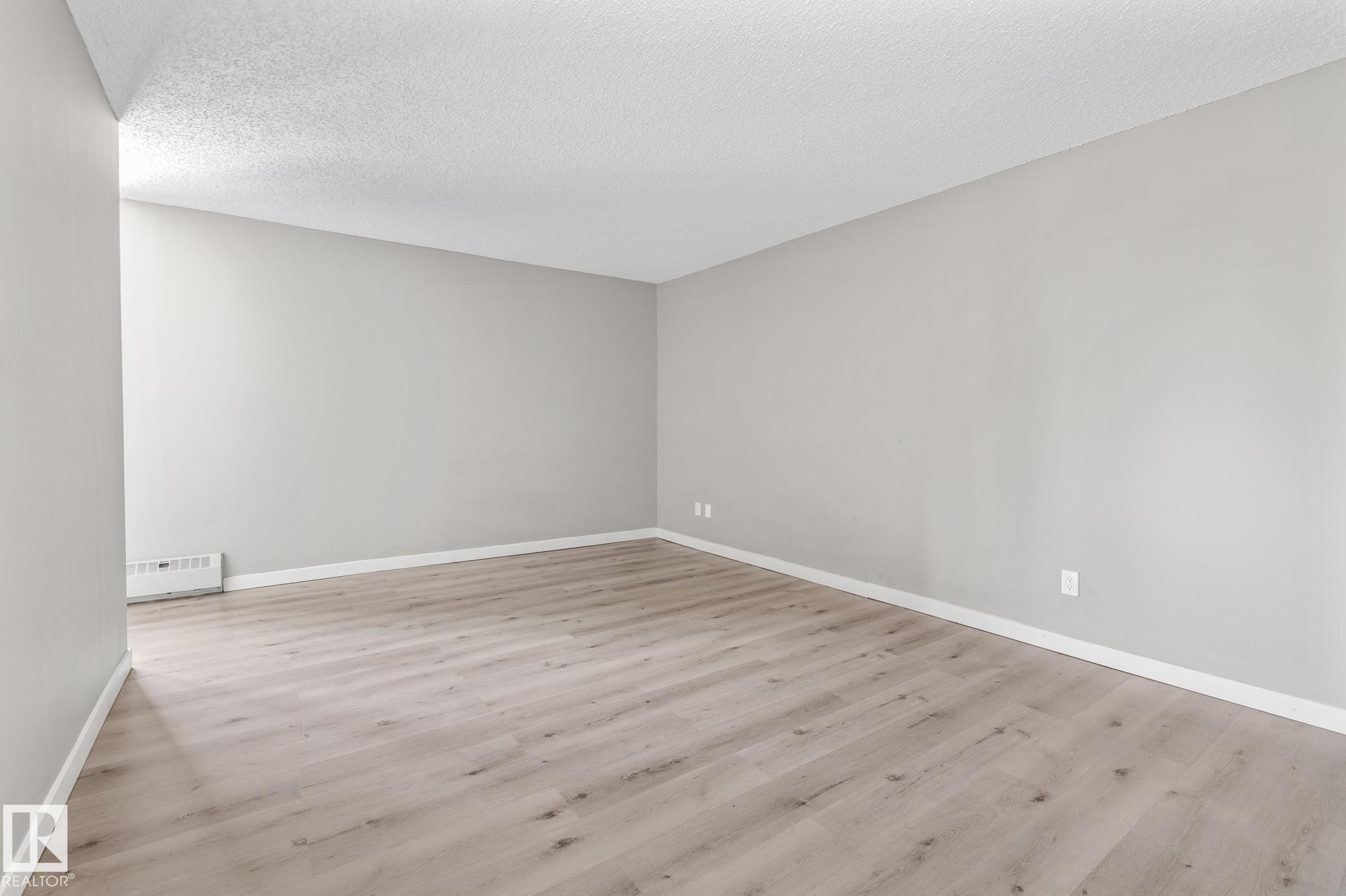 #502 10125 109 St Nw, Edmonton, AB - Indoor Photo Showing Other Room