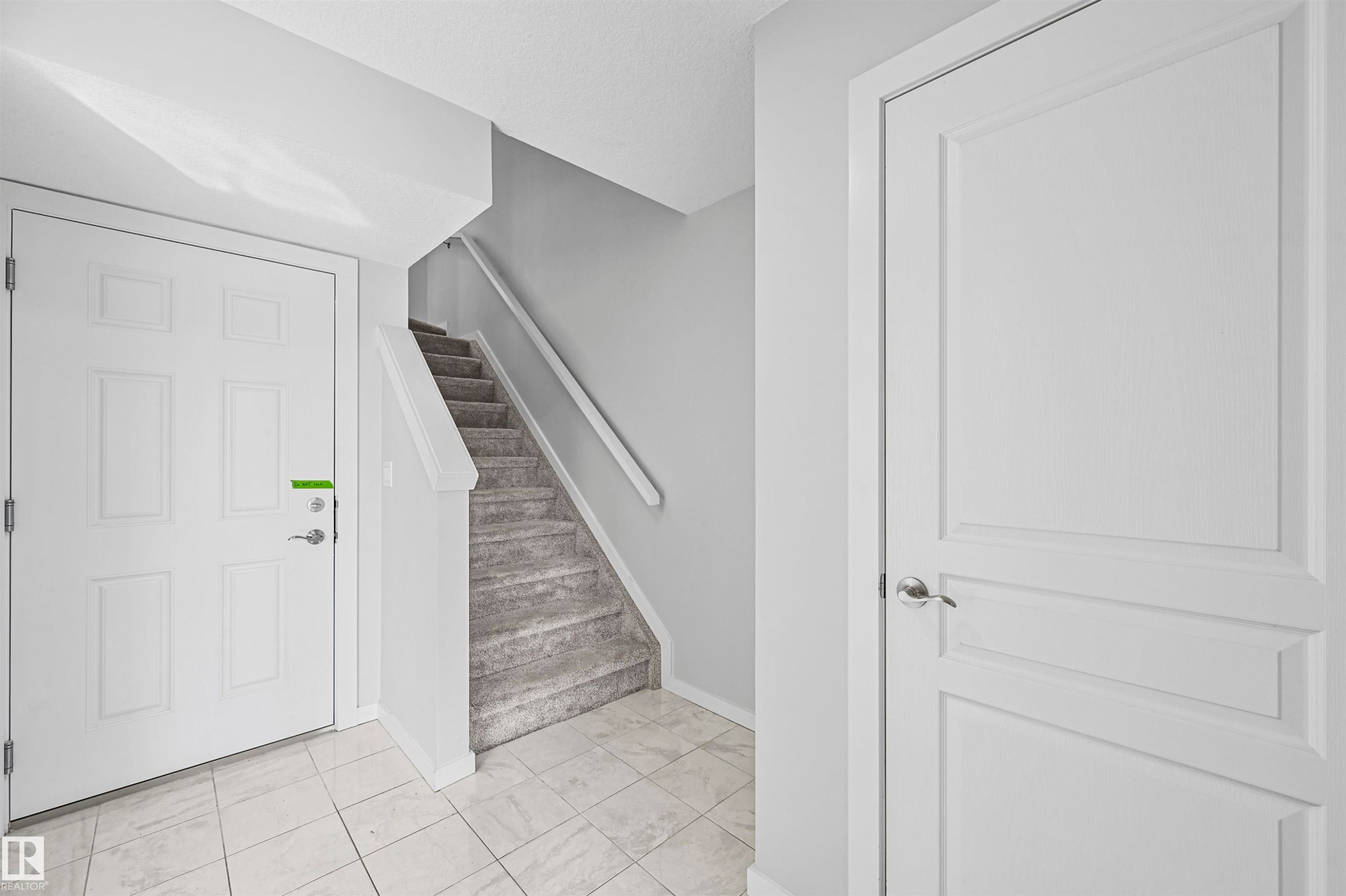 72 1010 Rabbit Hill Road, Edmonton, AB - Indoor Photo Showing Other Room