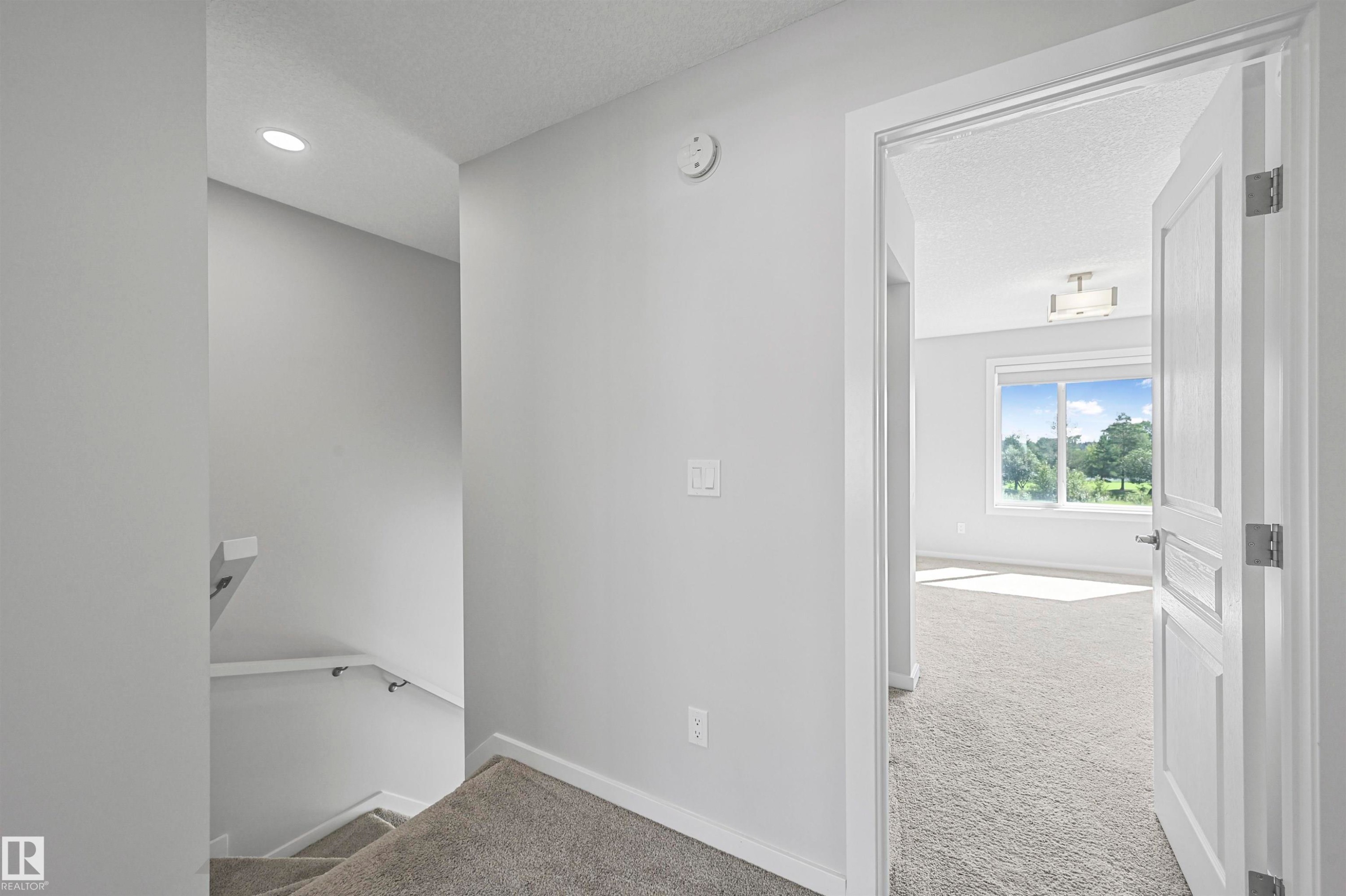 72 1010 Rabbit Hill Road, Edmonton, AB - Indoor Photo Showing Other Room