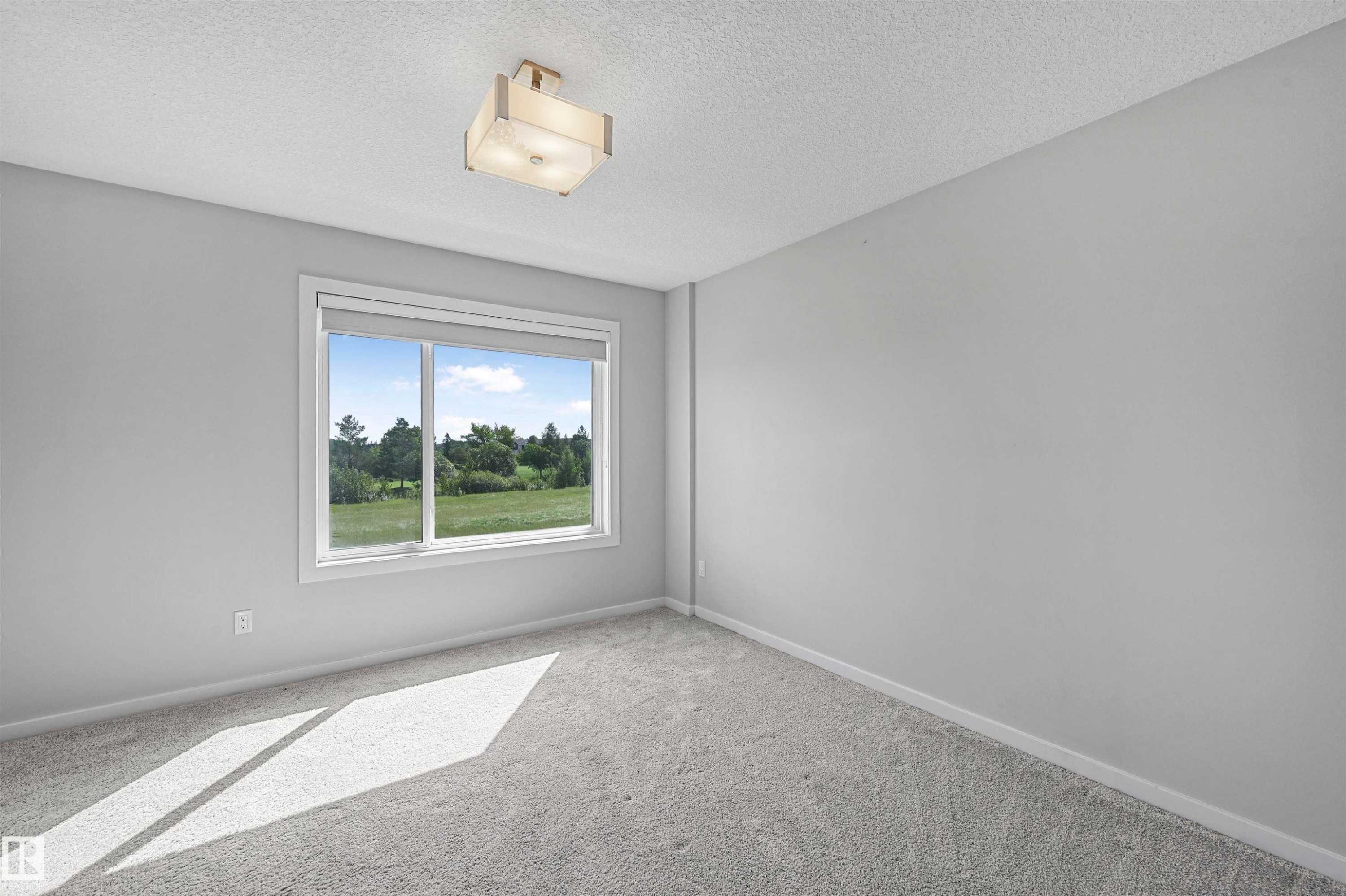 72 1010 Rabbit Hill Road, Edmonton, AB - Indoor Photo Showing Other Room