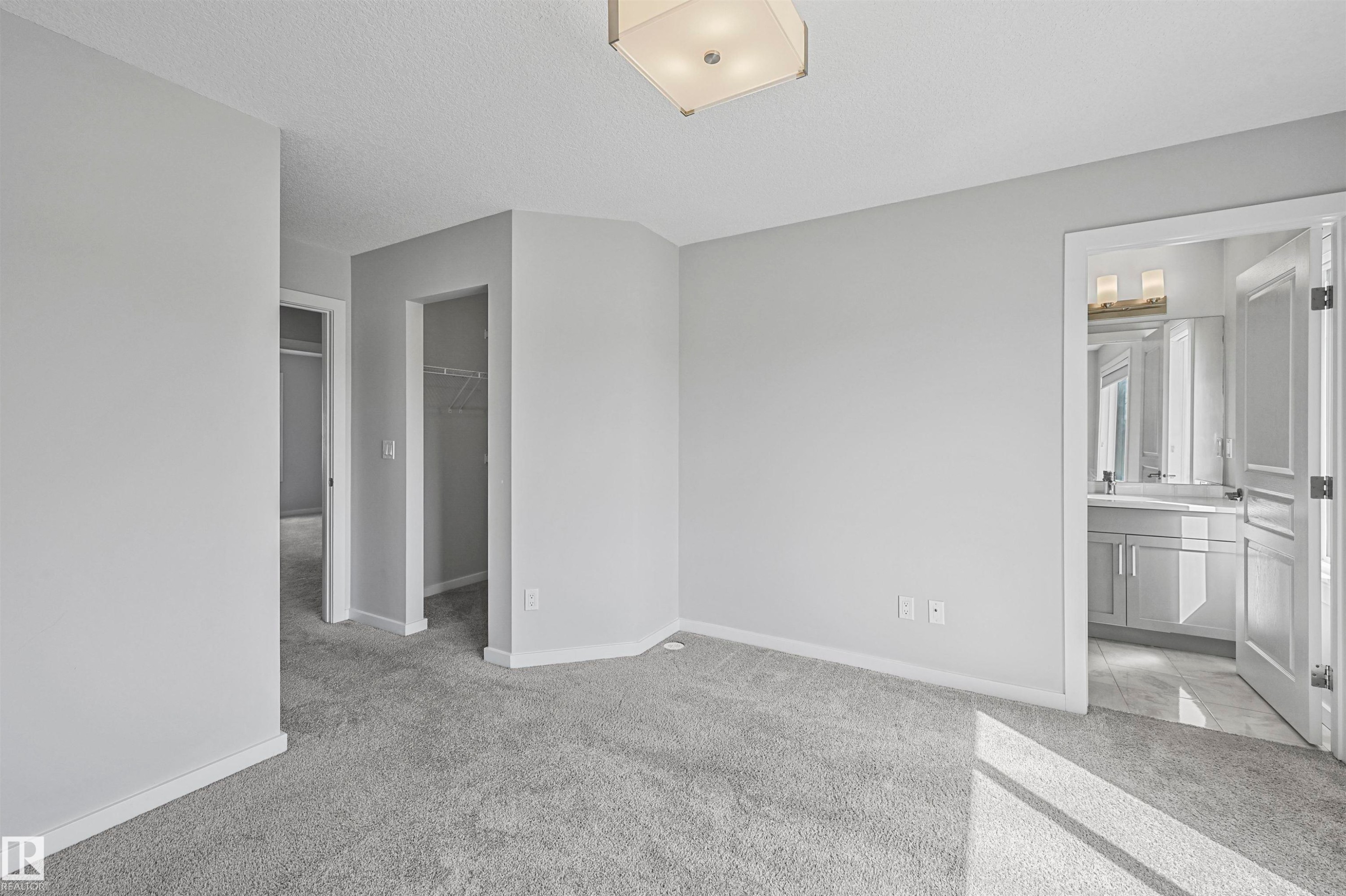72 1010 Rabbit Hill Road, Edmonton, AB - Indoor Photo Showing Other Room