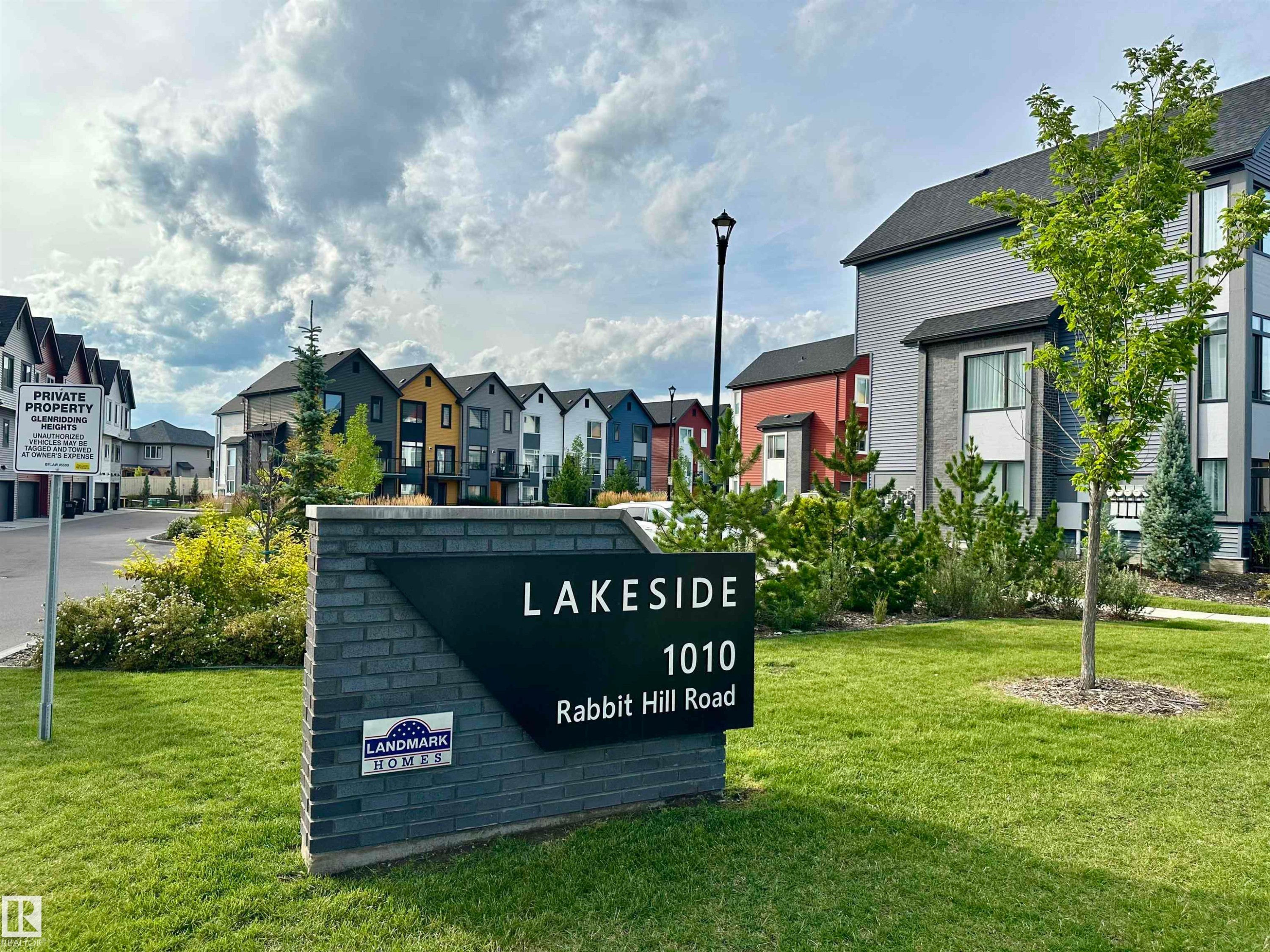 72 1010 Rabbit Hill Road, Edmonton, AB - Outdoor