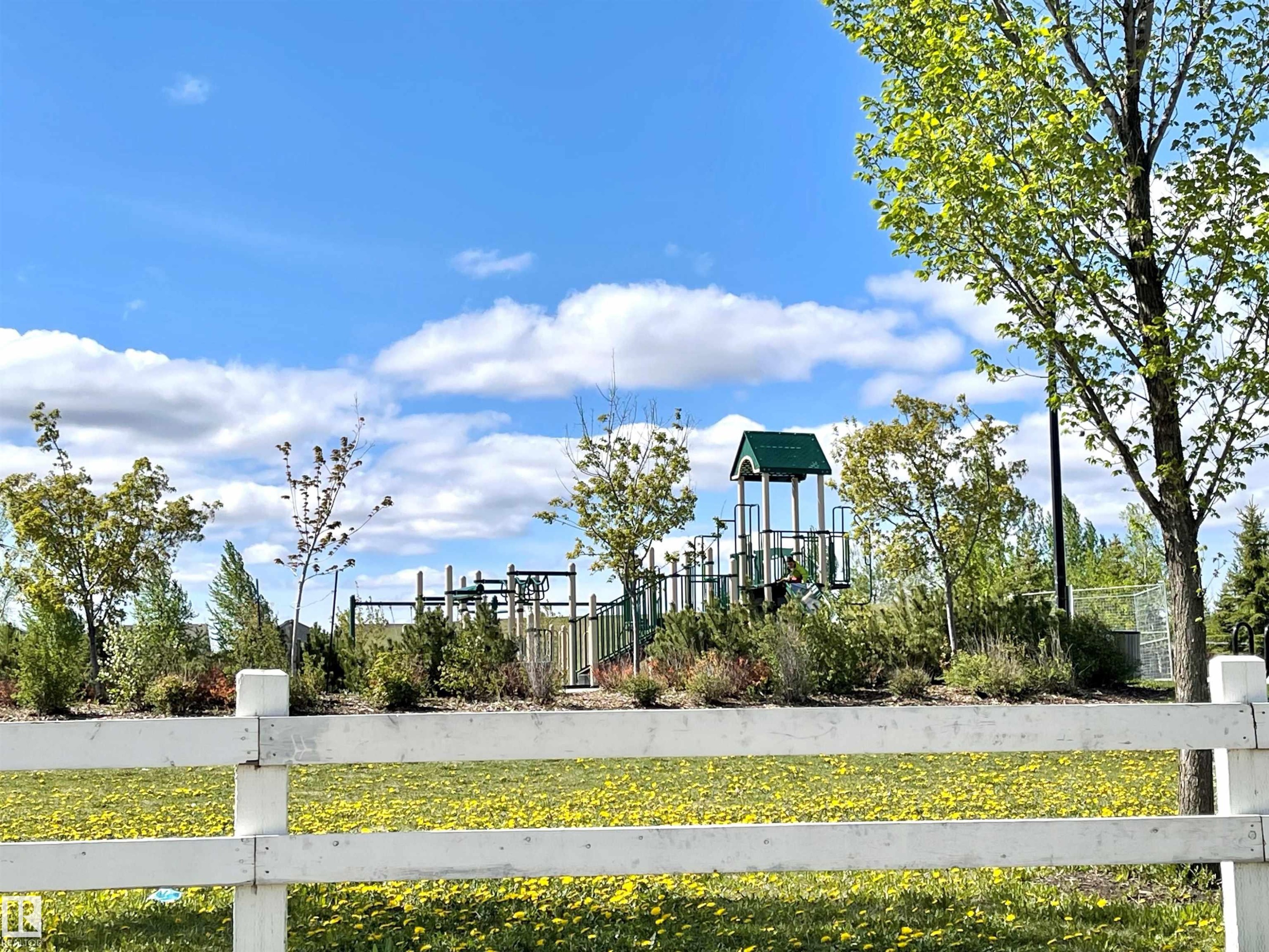 72 1010 Rabbit Hill Road, Edmonton, AB - Outdoor