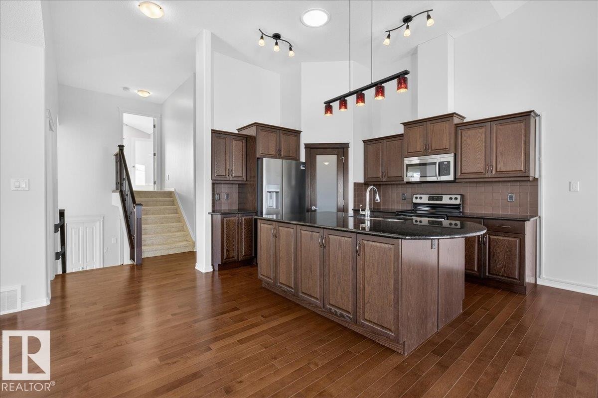 23 2815 34 Avenue, Edmonton, AB - Indoor Photo Showing Kitchen With Upgraded Kitchen