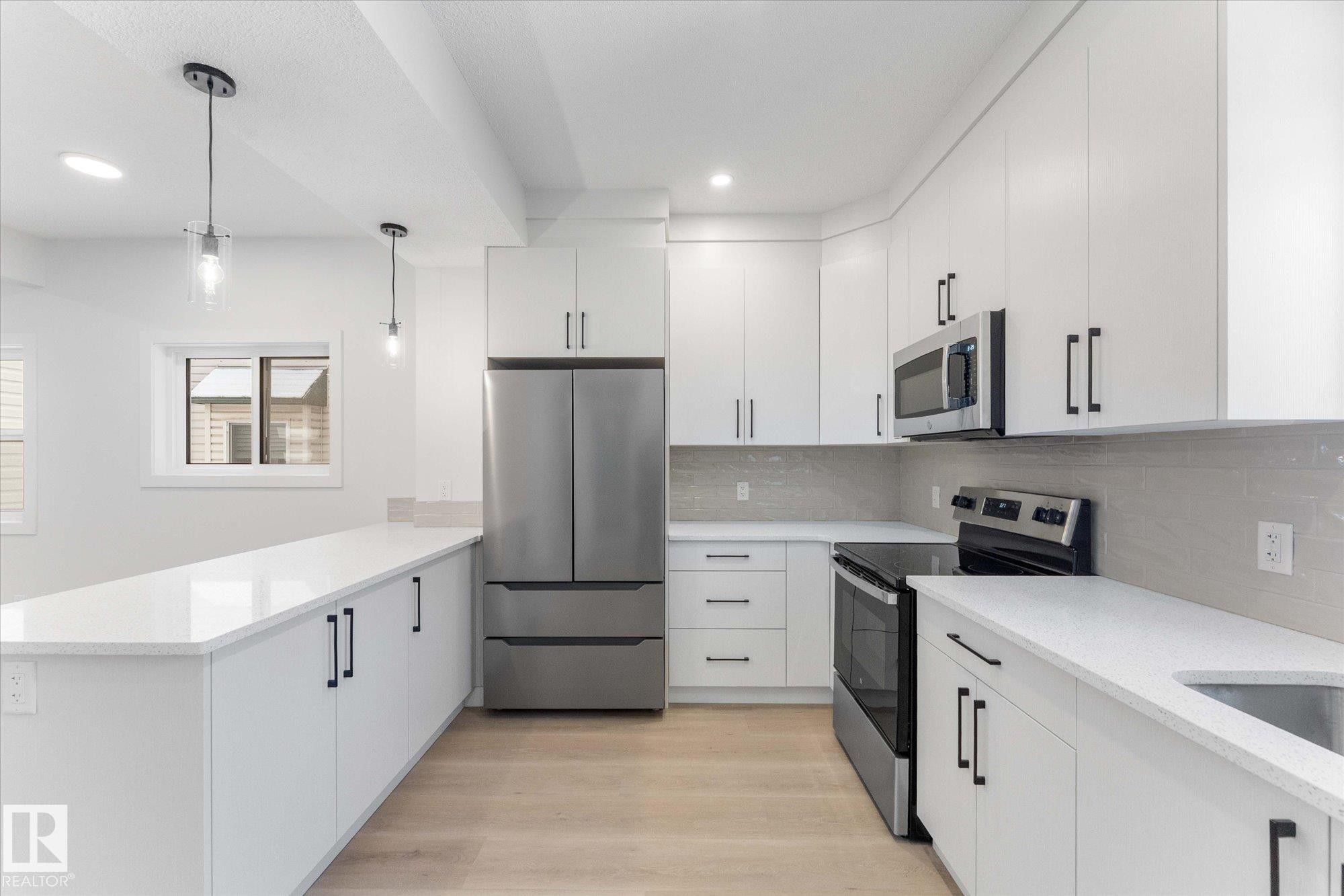 12033 92 Street, Edmonton, AB - Indoor Photo Showing Kitchen With Stainless Steel Kitchen With Upgraded Kitchen