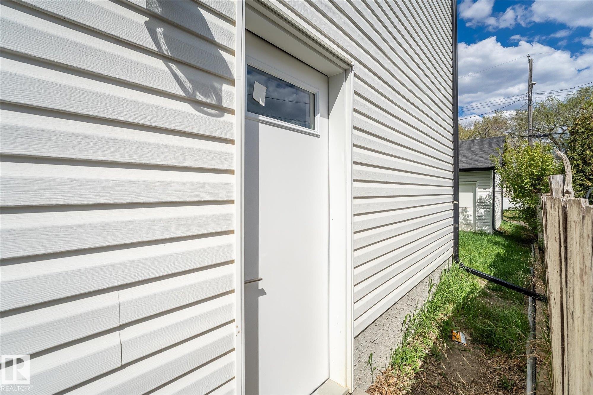 12033 92 Street, Edmonton, AB - Outdoor