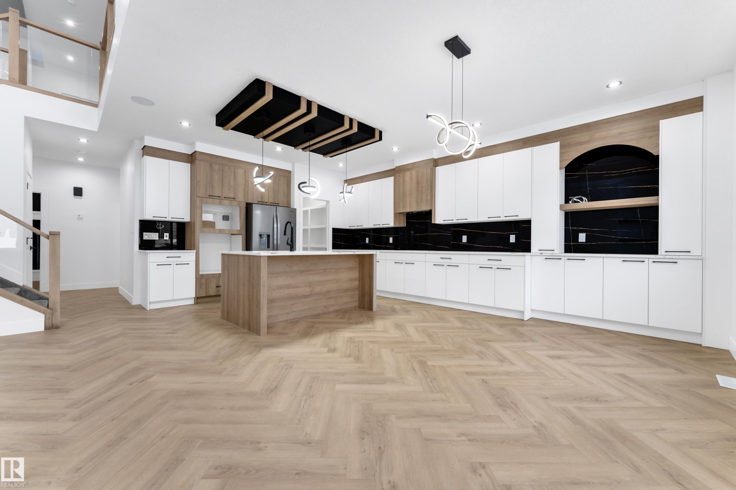 749 Astoria Way, Devon, AB - Indoor Photo Showing Kitchen