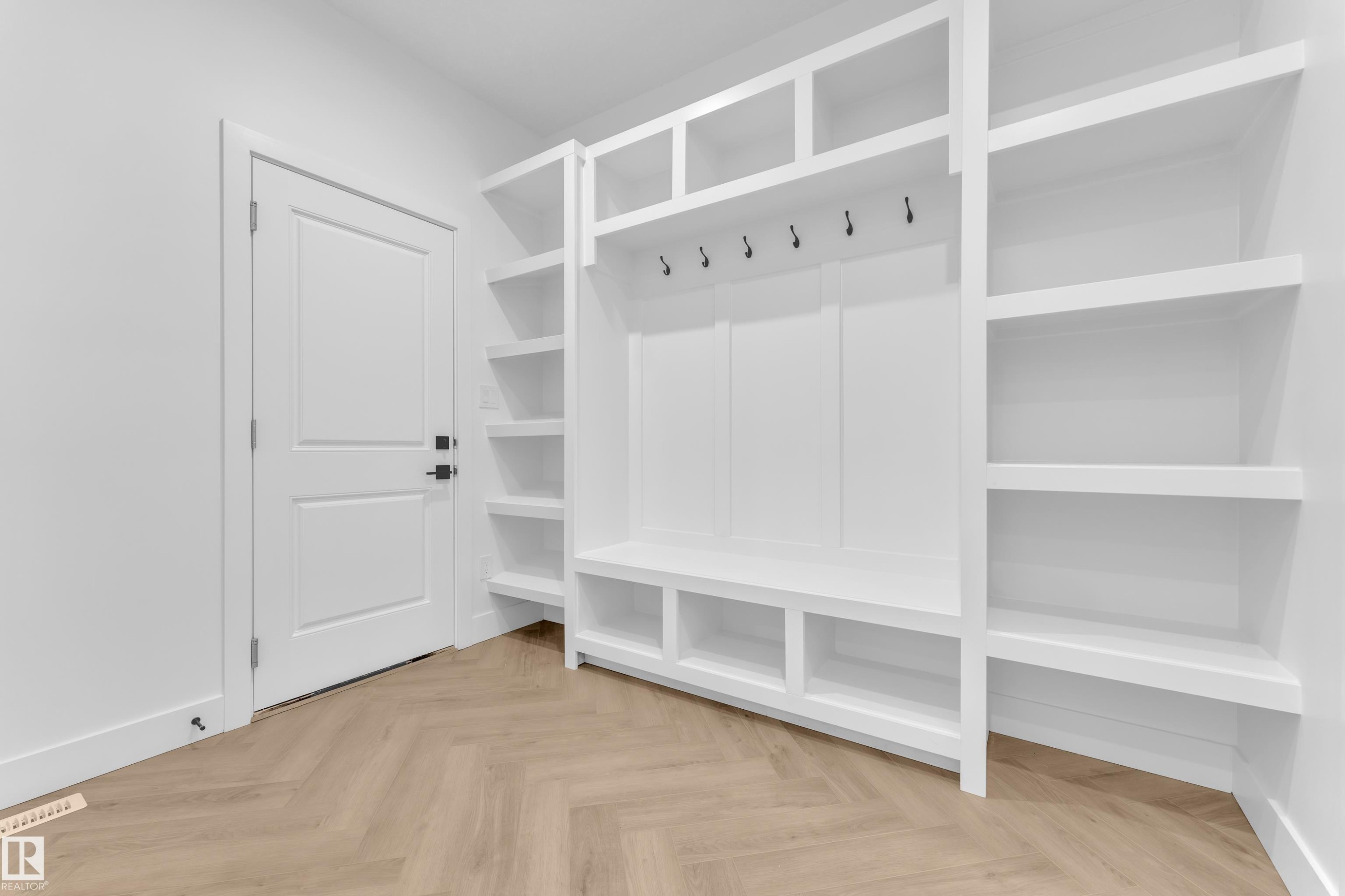 749 Astoria Way, Devon, AB - Indoor With Storage