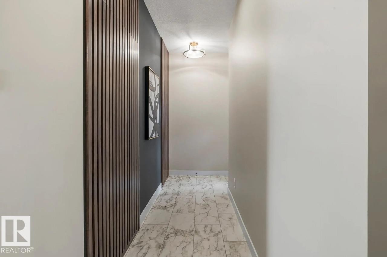 22725 89A Avenue, Edmonton, AB - Indoor