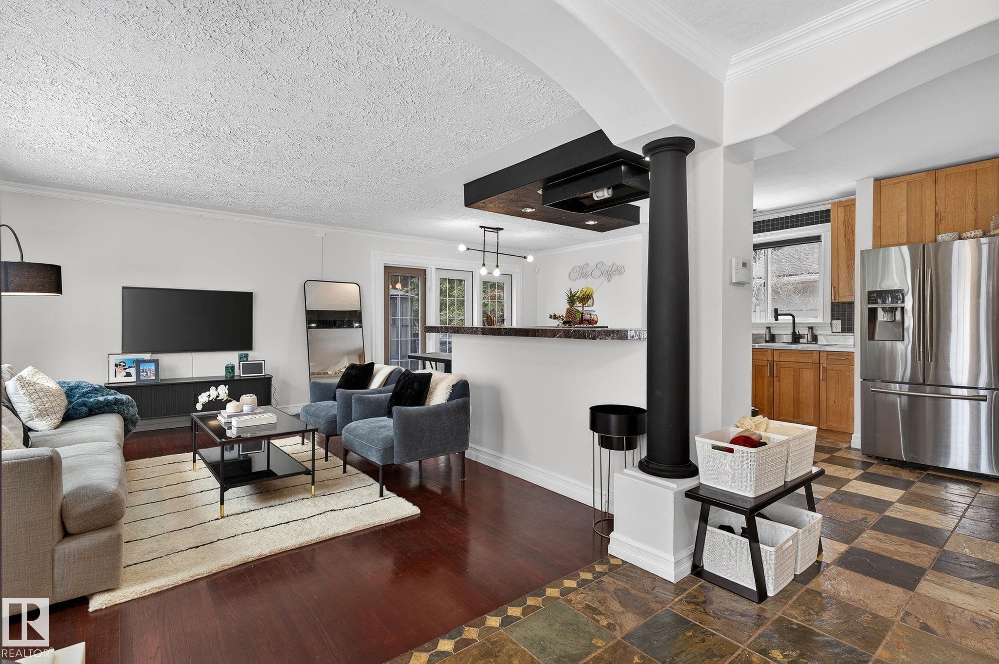 10704 130 Street, Edmonton, AB - Indoor