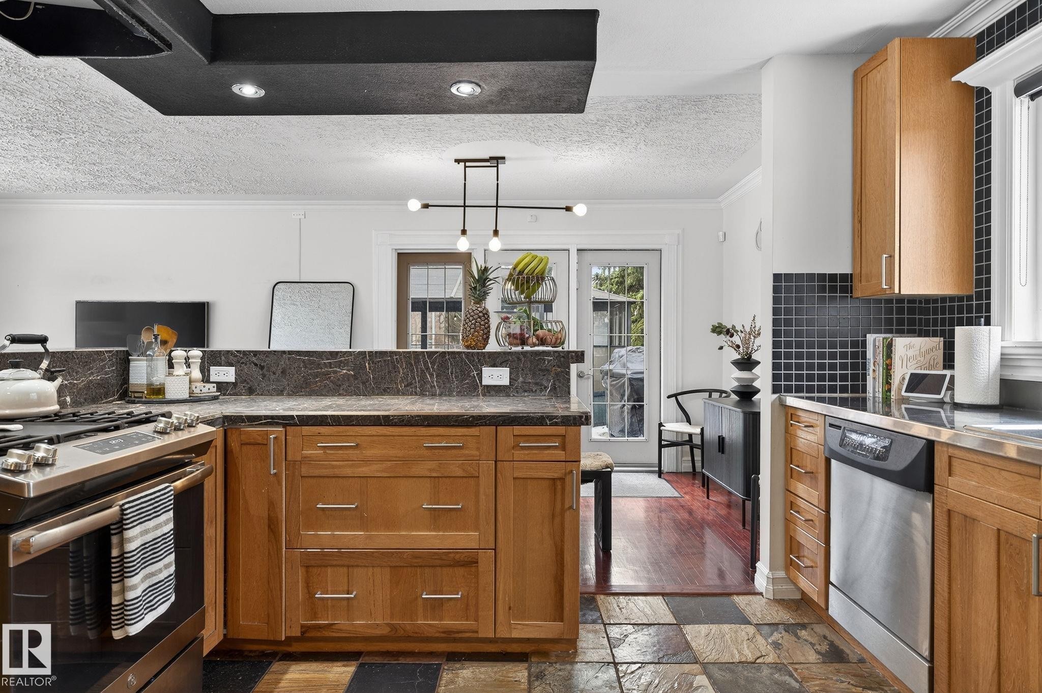 10704 130 Street, Edmonton, AB - Indoor Photo Showing Kitchen With Upgraded Kitchen