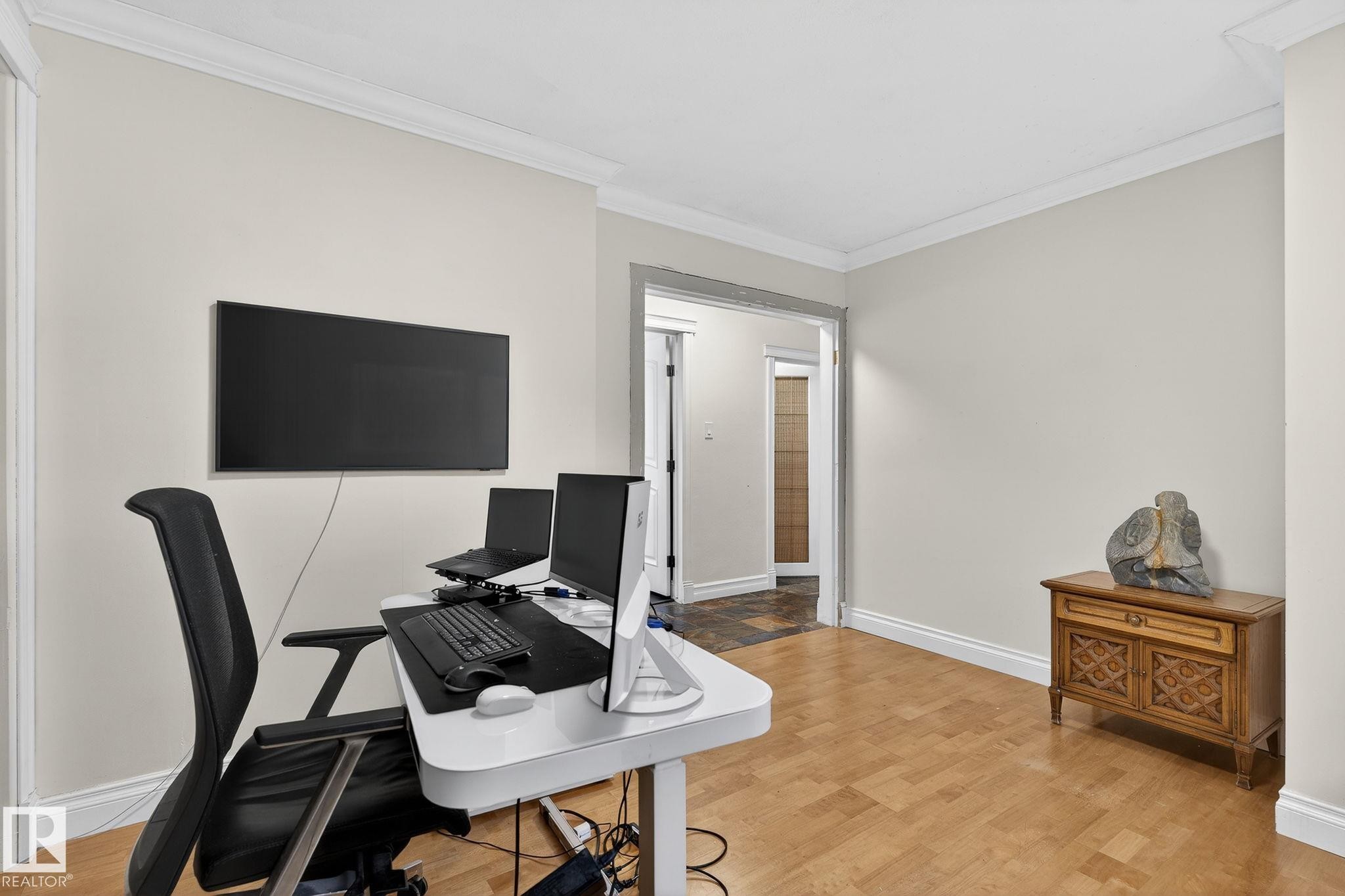 10704 130 Street, Edmonton, AB - Indoor Photo Showing Office