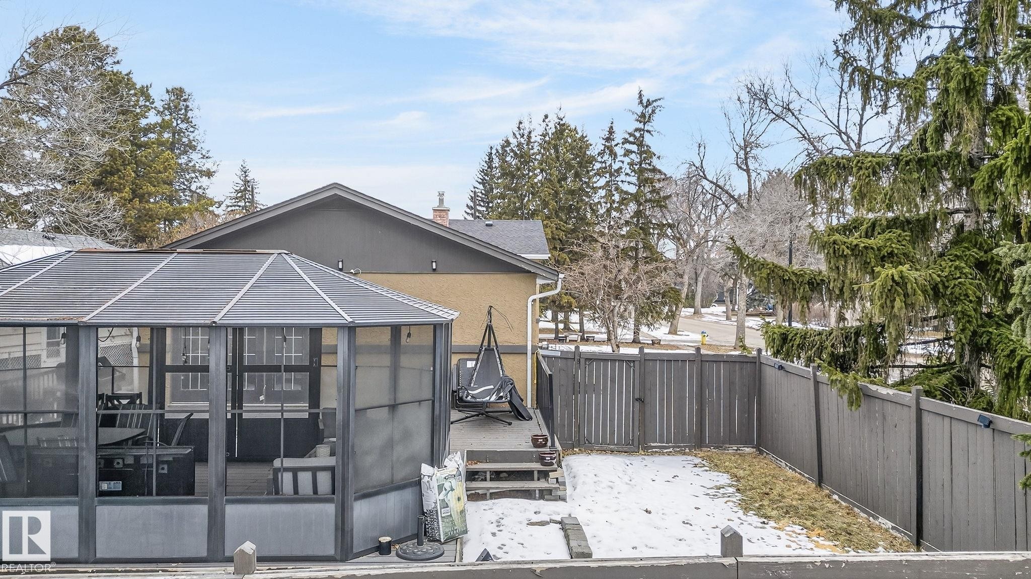 10704 130 Street, Edmonton, AB - Outdoor