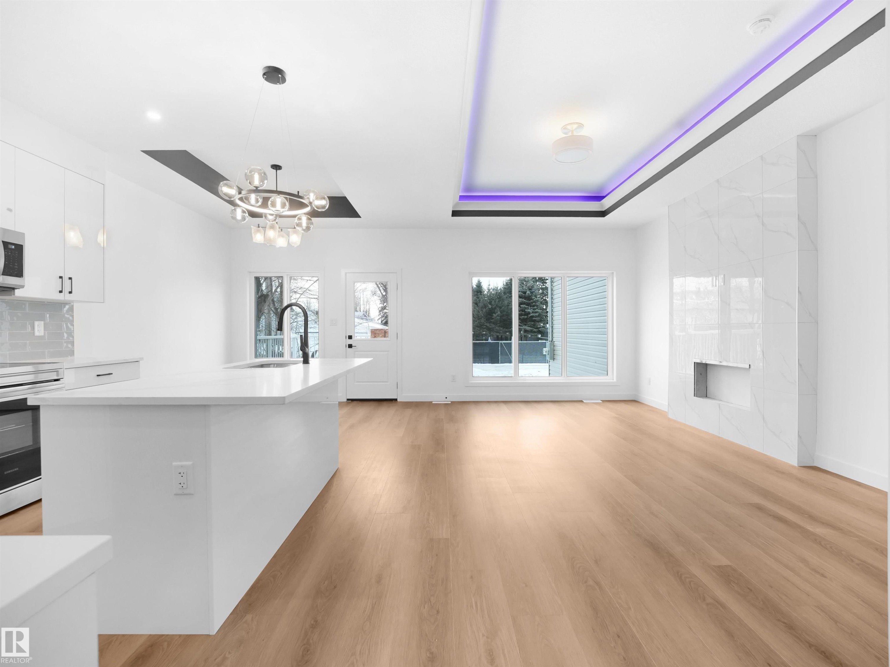 5015 46 Ave, Calmar, AB - Indoor Photo Showing Kitchen With Upgraded Kitchen