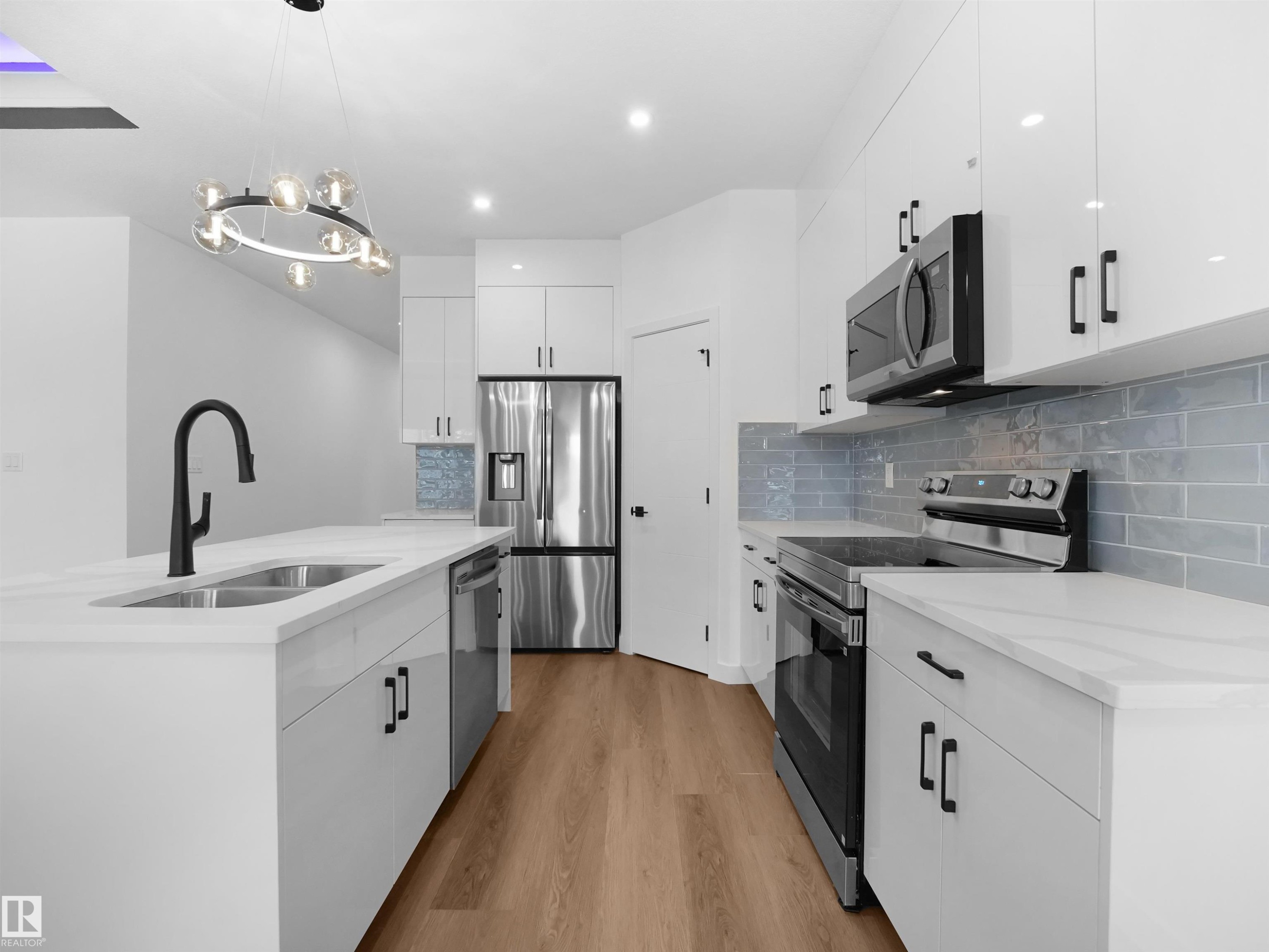 5015 46 Ave, Calmar, AB - Indoor Photo Showing Kitchen With Double Sink With Upgraded Kitchen