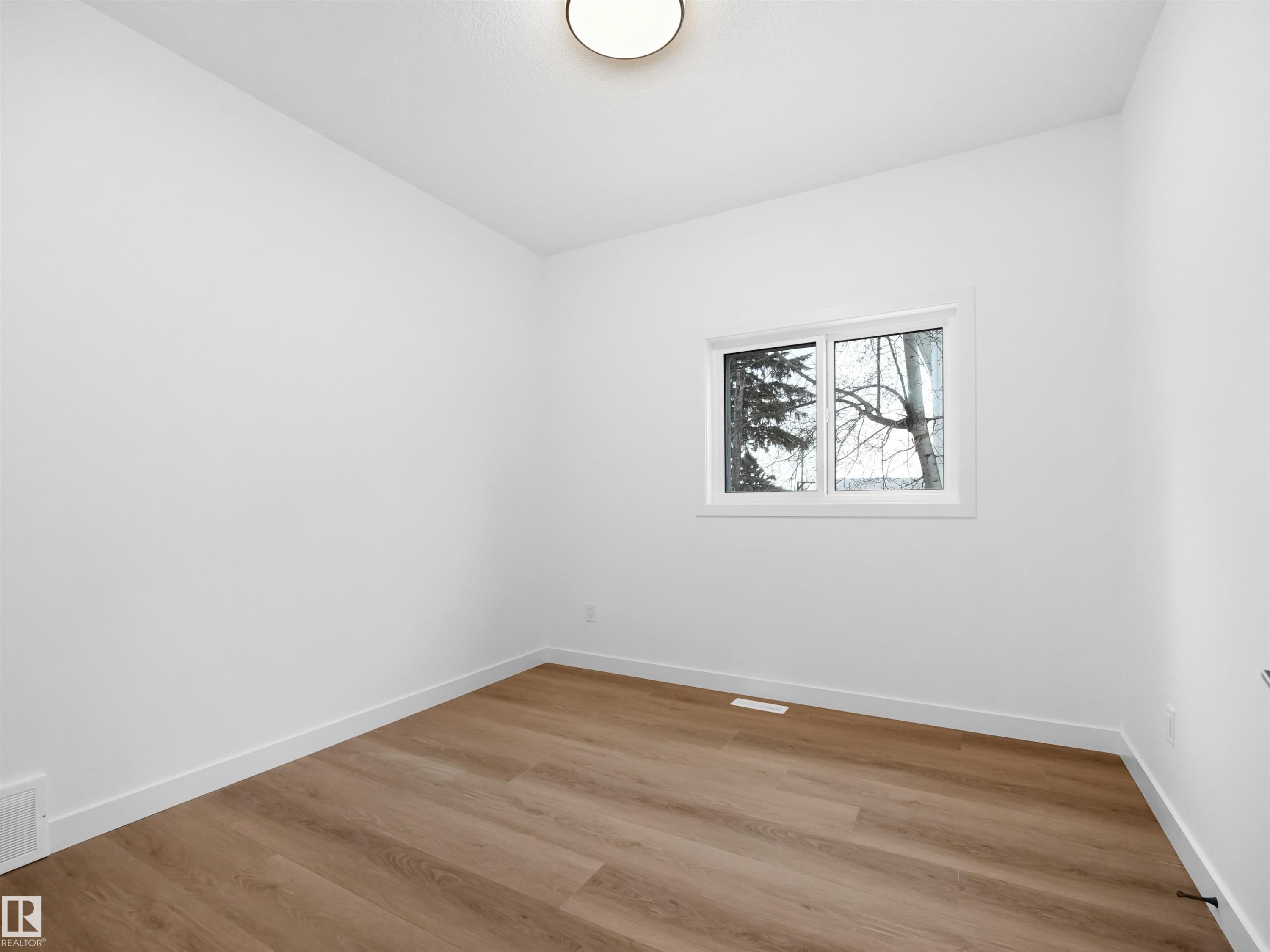 5015 46 Ave, Calmar, AB - Indoor Photo Showing Other Room