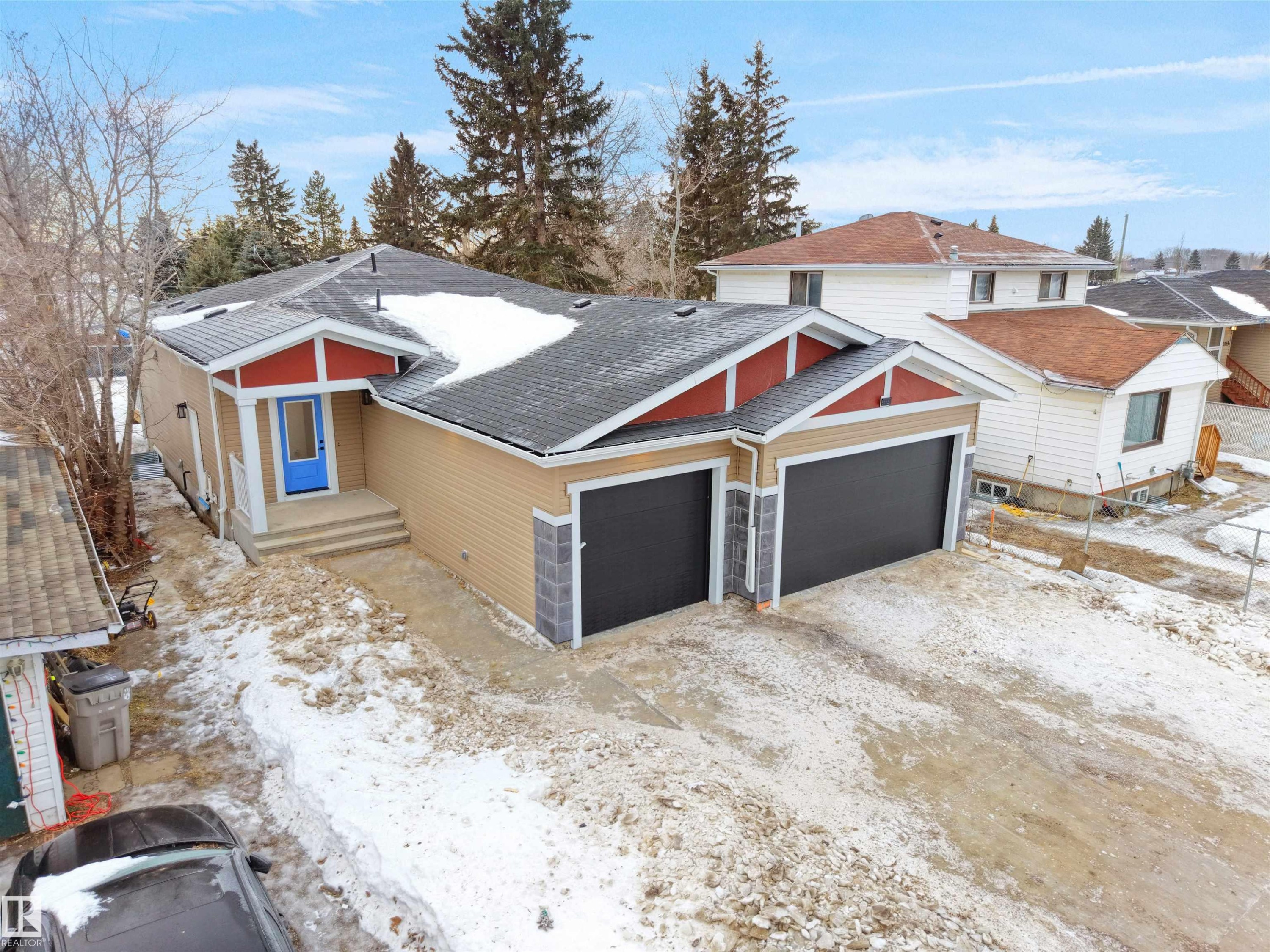 5015 46 Ave, Calmar, AB - Outdoor