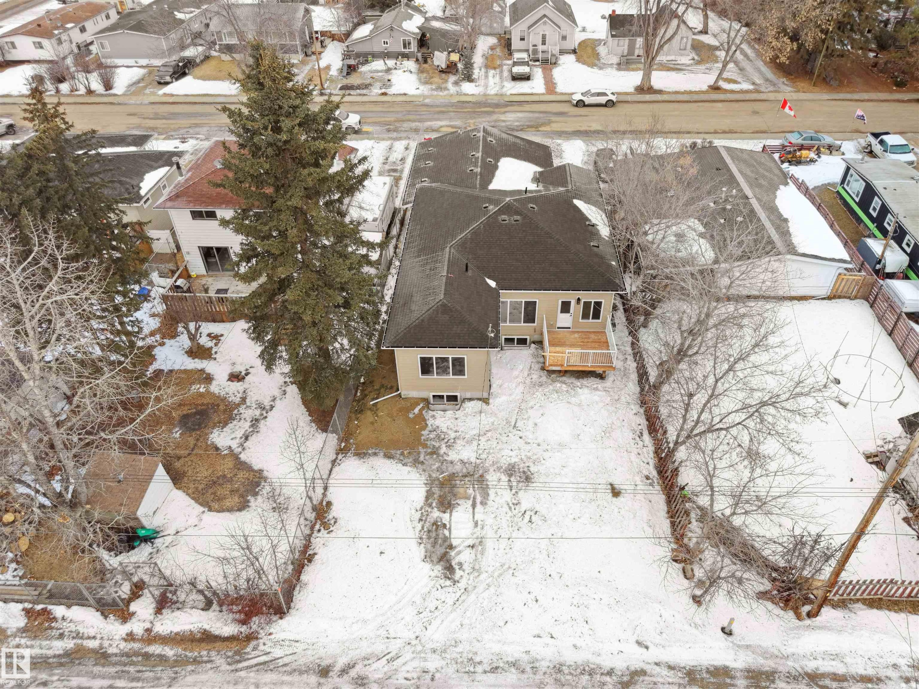 5015 46 Ave, Calmar, AB - Outdoor