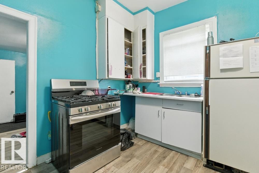 10260 95 Street, Edmonton, AB - Indoor