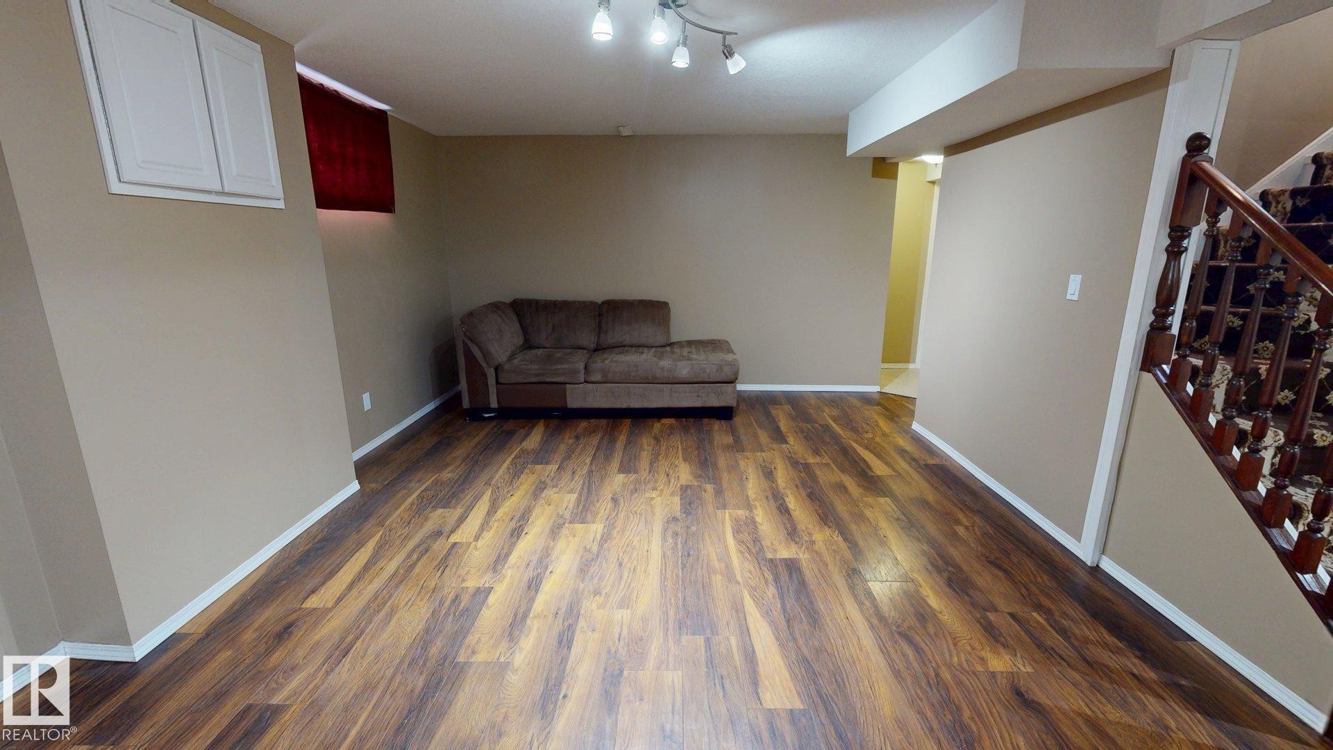 363 Richfield Road, Edmonton, AB - Indoor Photo Showing Other Room