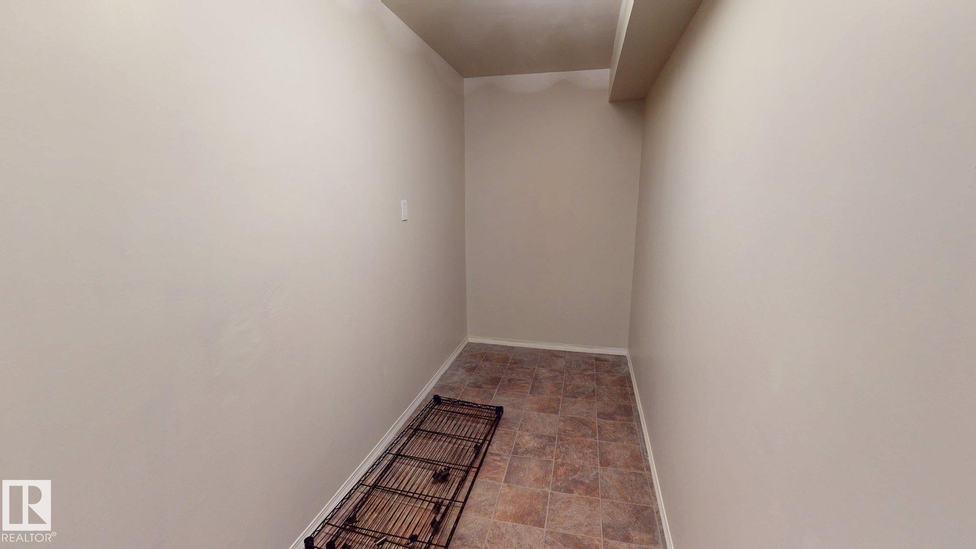 363 Richfield Road, Edmonton, AB - Indoor Photo Showing Other Room