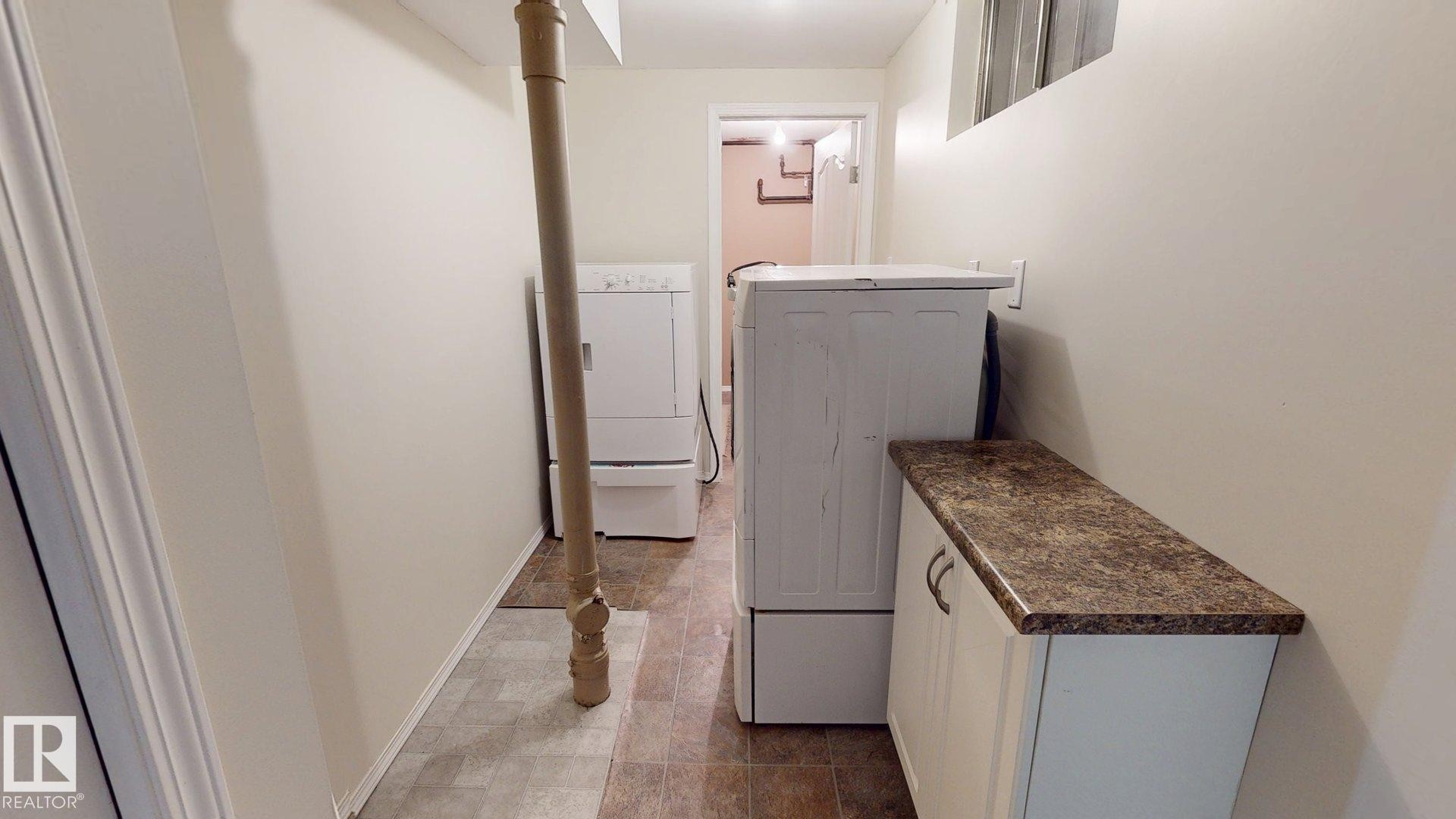 363 Richfield Road, Edmonton, AB - Indoor Photo Showing Laundry Room