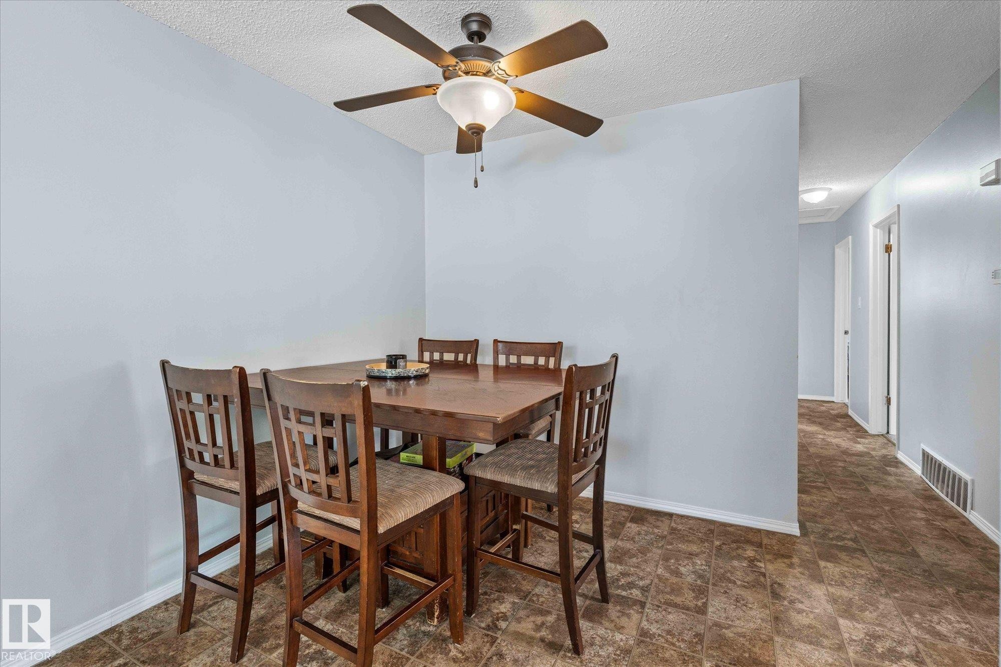 21 Fenwick Crescent, St. Albert, AB - Indoor Photo Showing Dining Room