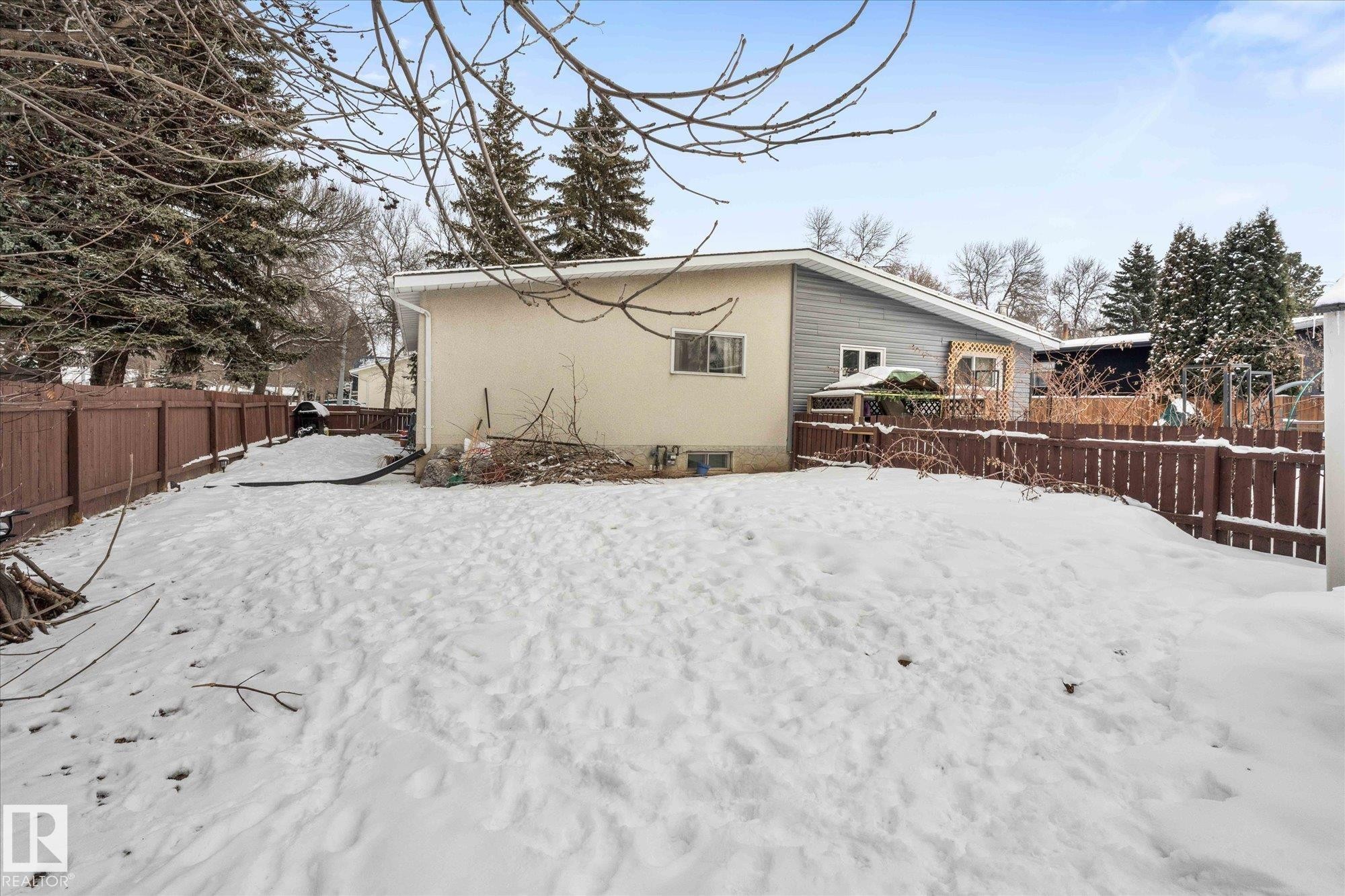 21 Fenwick Crescent, St. Albert, AB - Outdoor