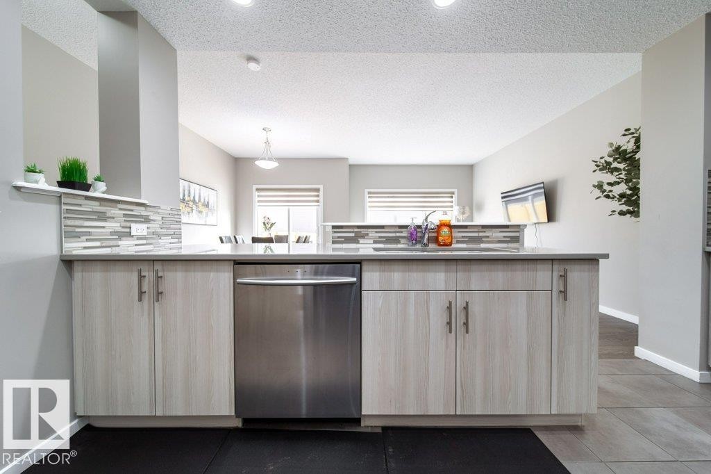 5904 Anthony Crescent, Edmonton, AB - Indoor Photo Showing Kitchen