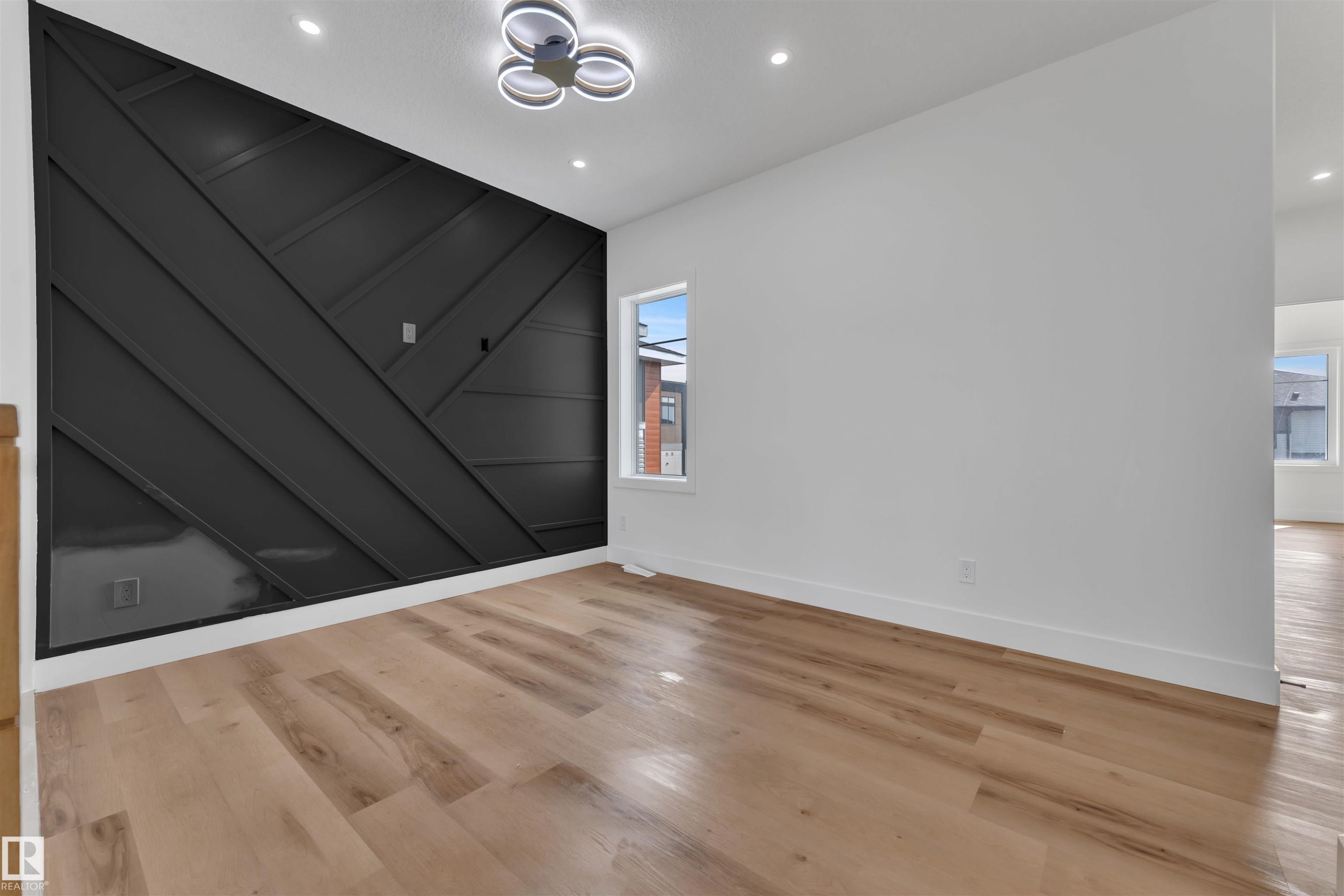 1908 155 Avenue, Edmonton, AB - Indoor Photo Showing Other Room